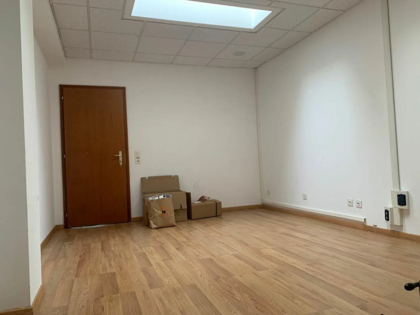 Offices for rent - Photo 16 of 18