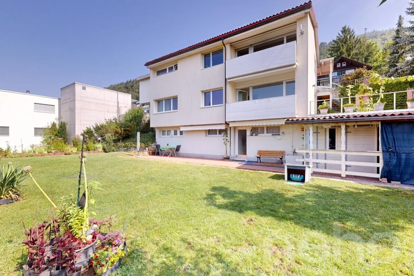 Casa unifamiliare con grande giardino e bella vista panoramica - Foto 3 di 13