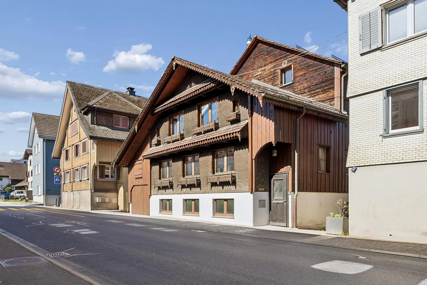 Rustic detached house in a central location - Photo 2 of 10