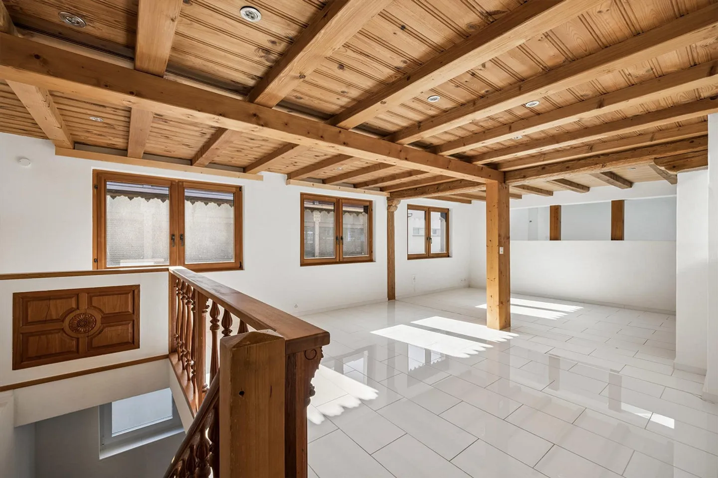 Rustic detached house in a central location - Photo 4 of 10