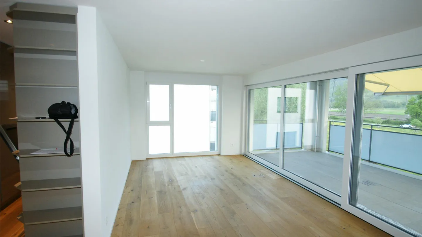 3.5 Zimmer Wohnung inkl. 2x Einstellhallenpätze - Foto 2 von 11