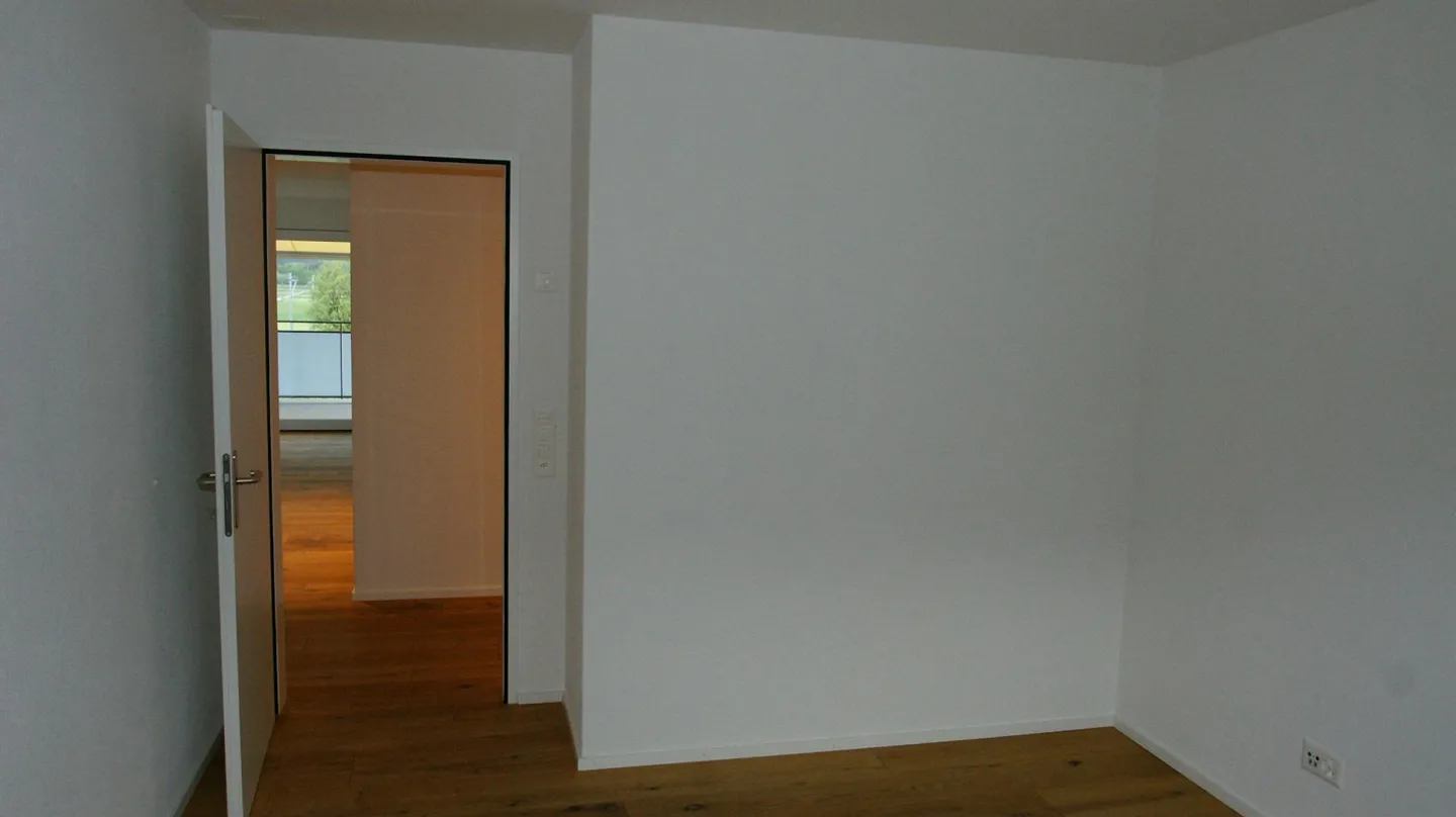 3.5 Zimmer Wohnung inkl. 2x Einstellhallenpätze - Foto 8 von 11
