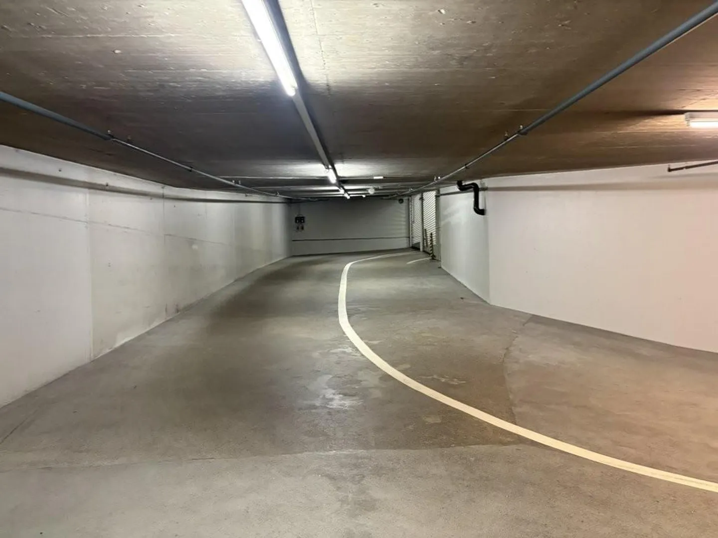 Posto auto nel centro di Moos - Foto 3 di 8