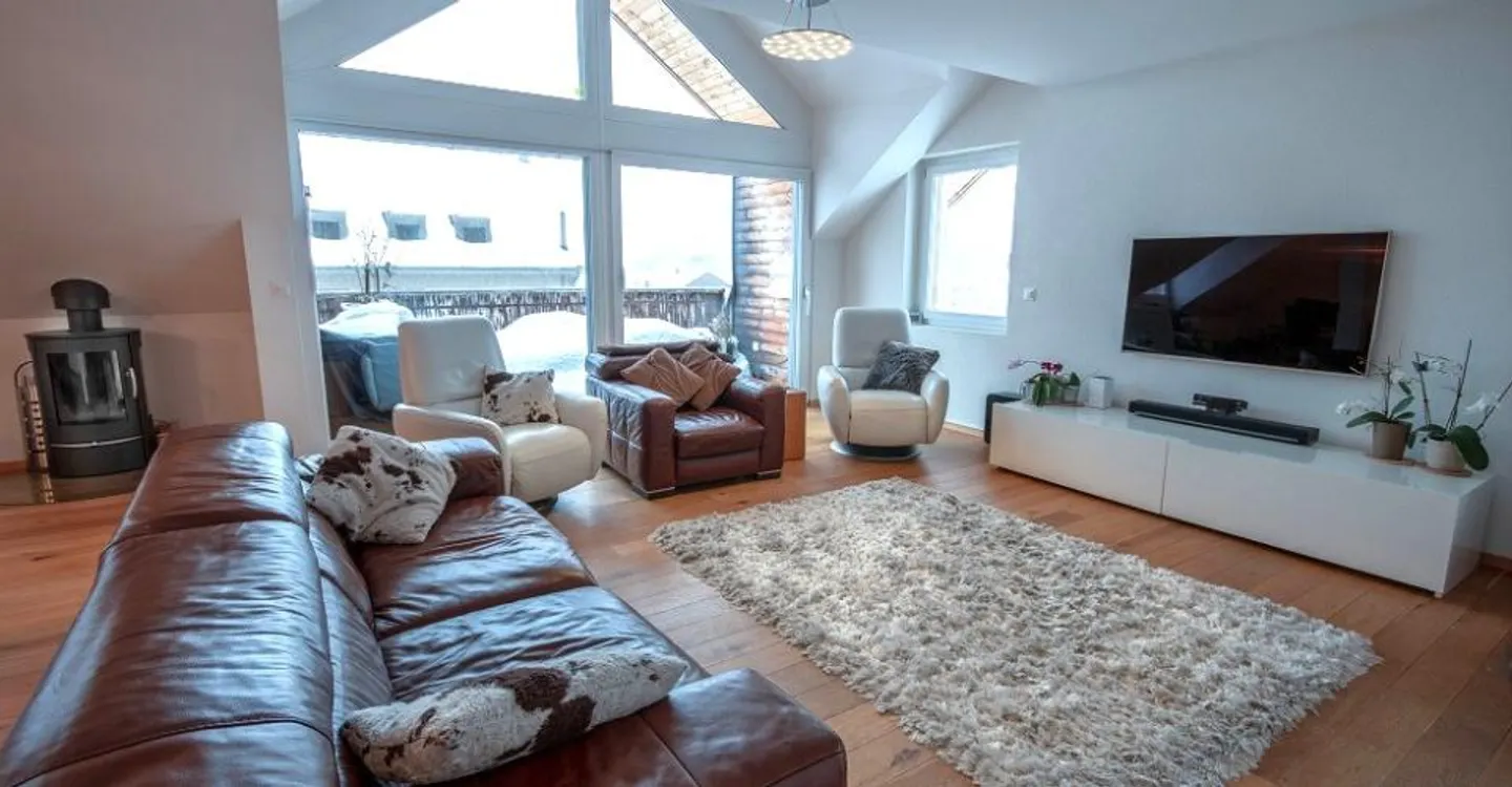 Magnificent penthouse apartment with 4.5 rooms in Saint-Cergue - Photo 1 of 13