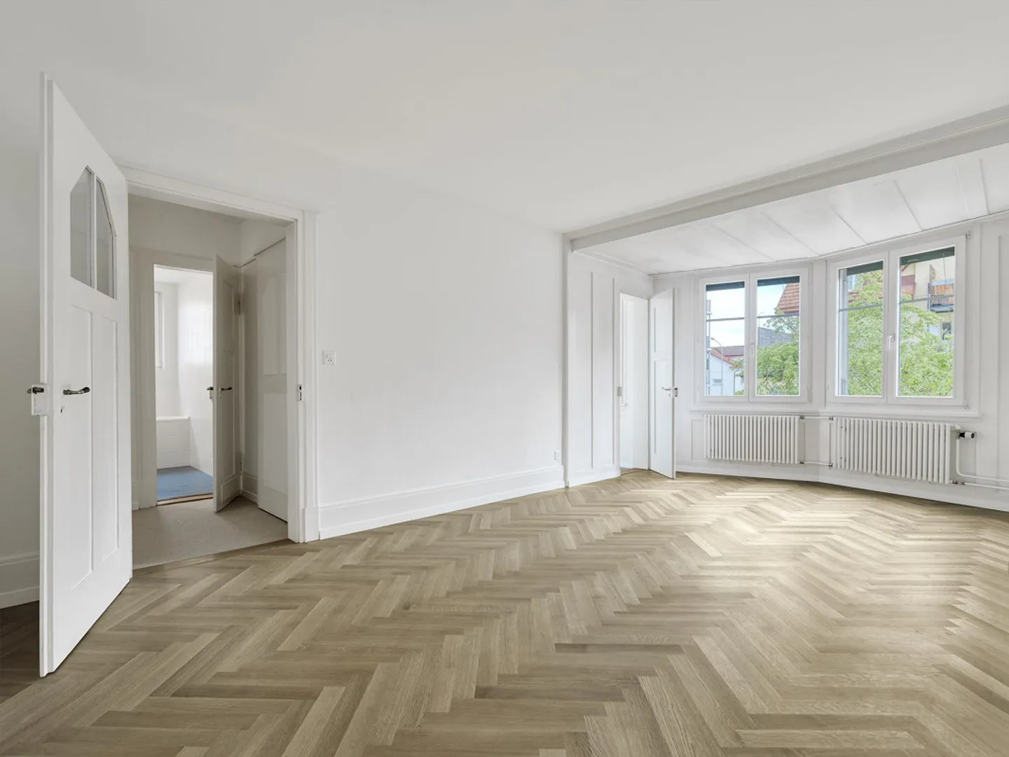 Appartement de 3,5 pièces entièrement rénové dans un charmant immeuble ancien - Photo 5 sur 16