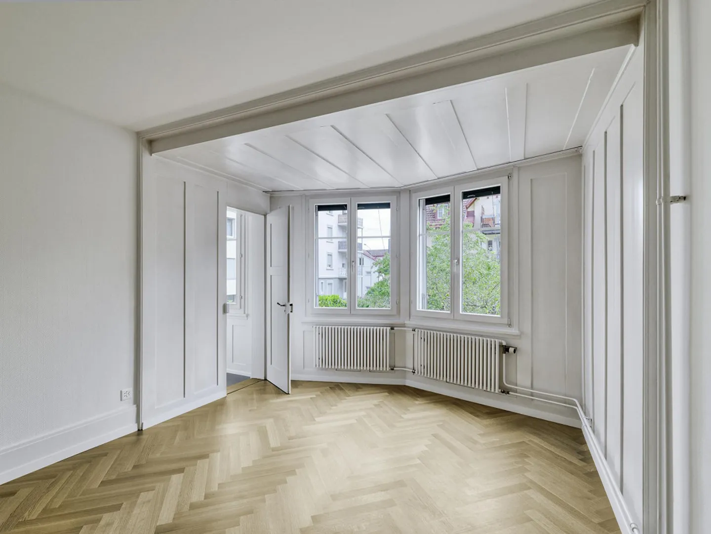 Appartement de 3,5 pièces entièrement rénové dans un charmant immeuble ancien - Photo 6 sur 16