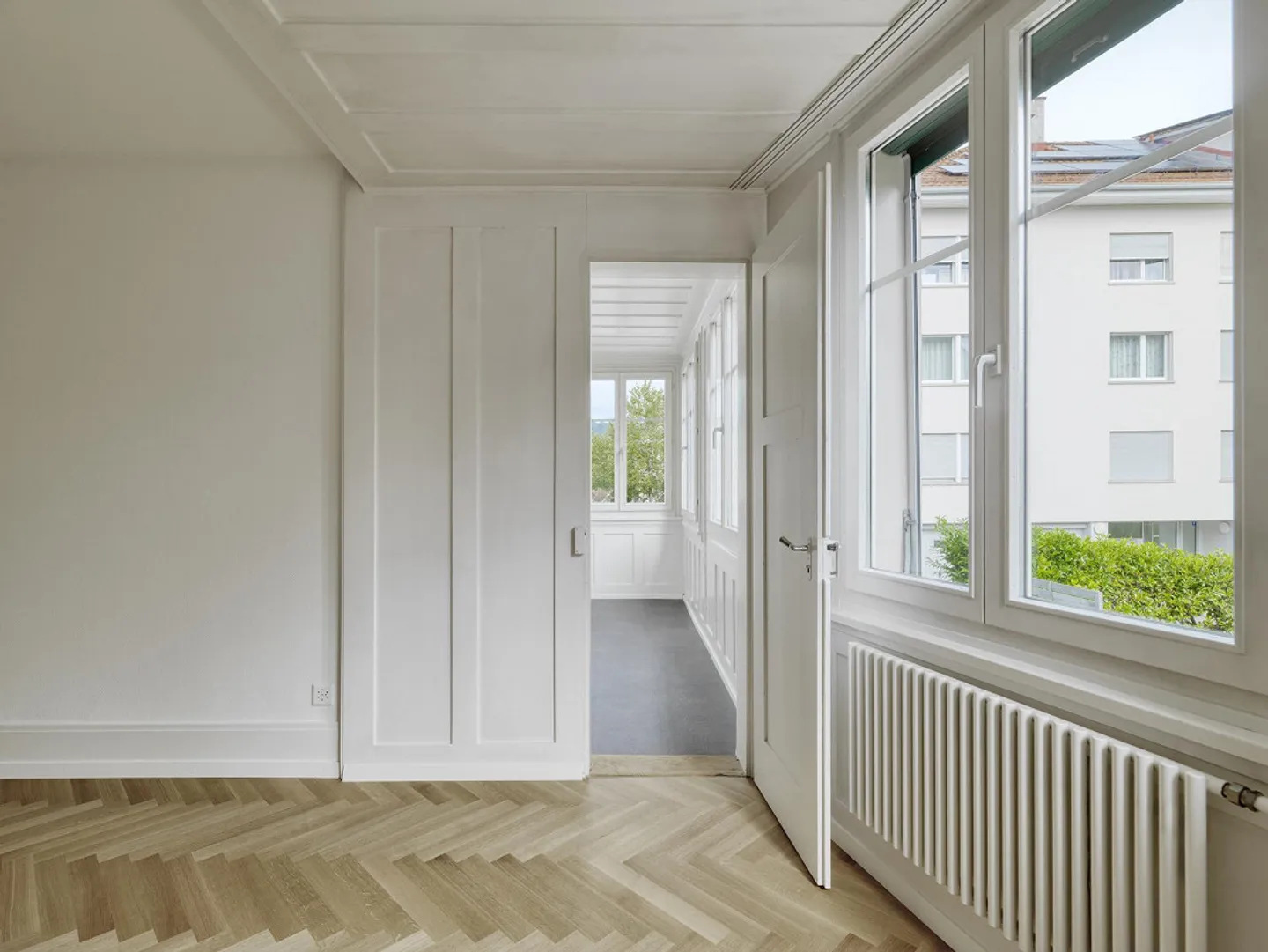 Appartement de 3,5 pièces entièrement rénové dans un charmant immeuble ancien - Photo 7 sur 16