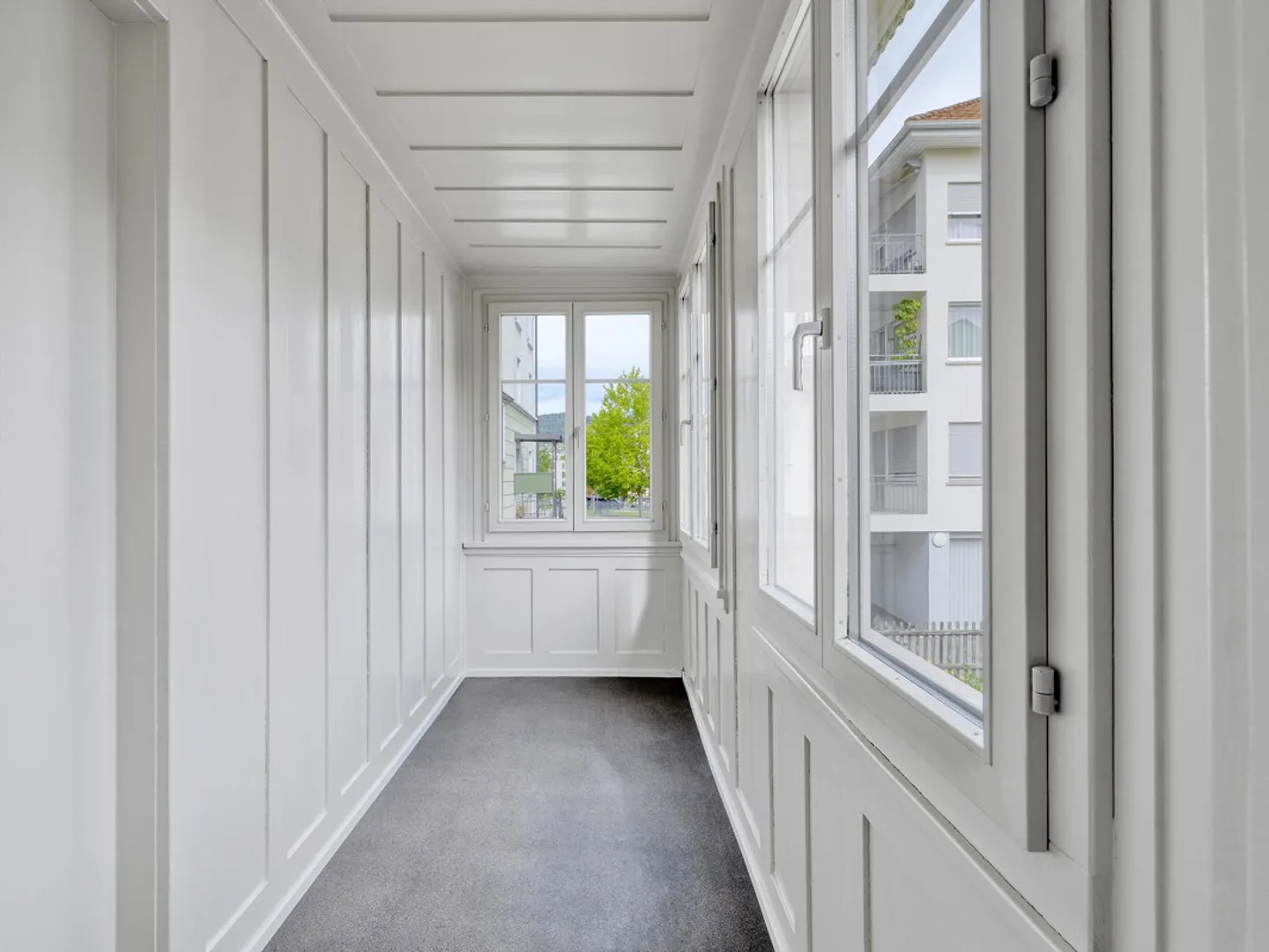 Appartement de 3,5 pièces entièrement rénové dans un charmant immeuble ancien - Photo 8 sur 16