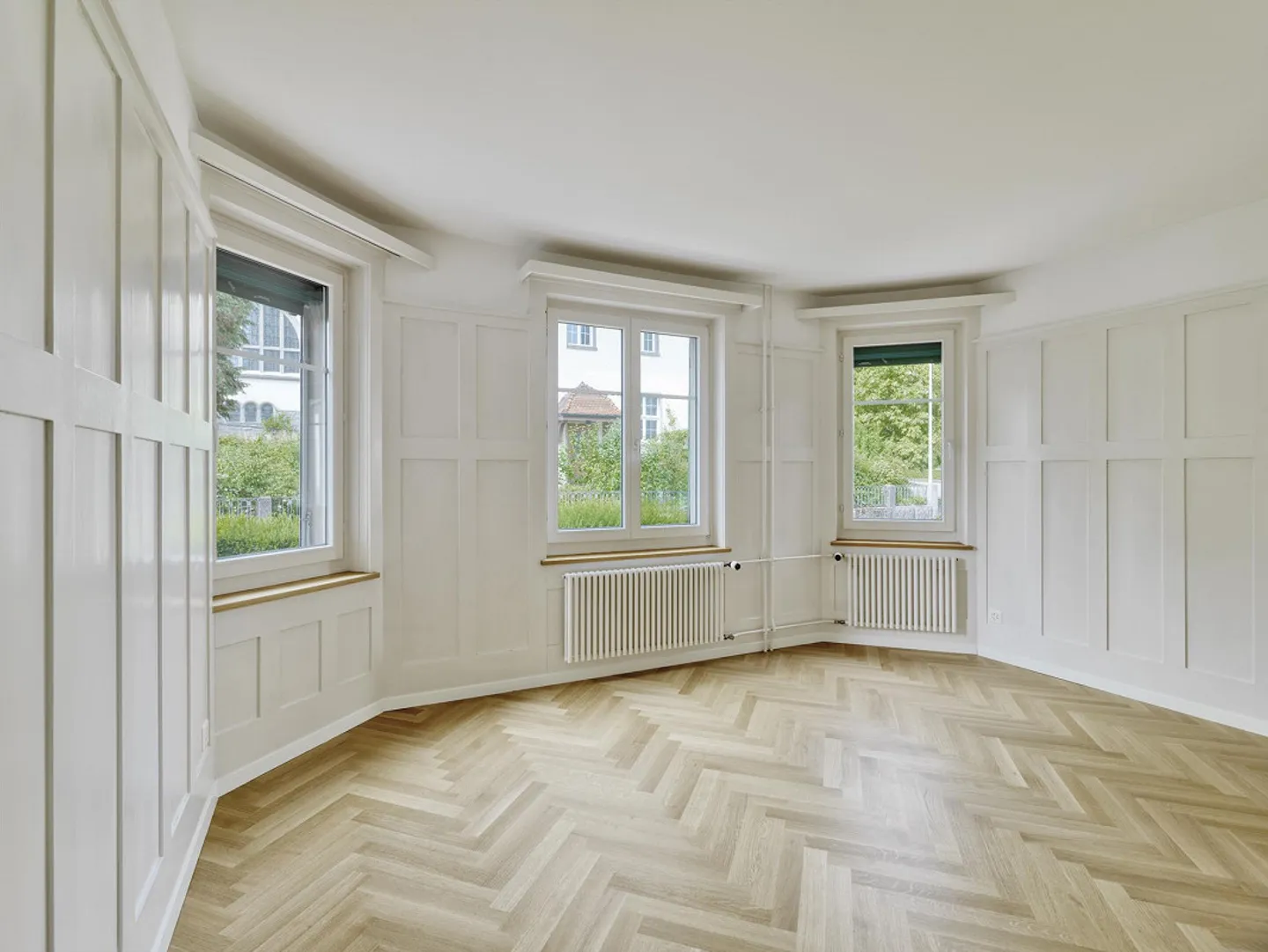 Appartement de 3,5 pièces entièrement rénové dans un charmant immeuble ancien - Photo 10 sur 16