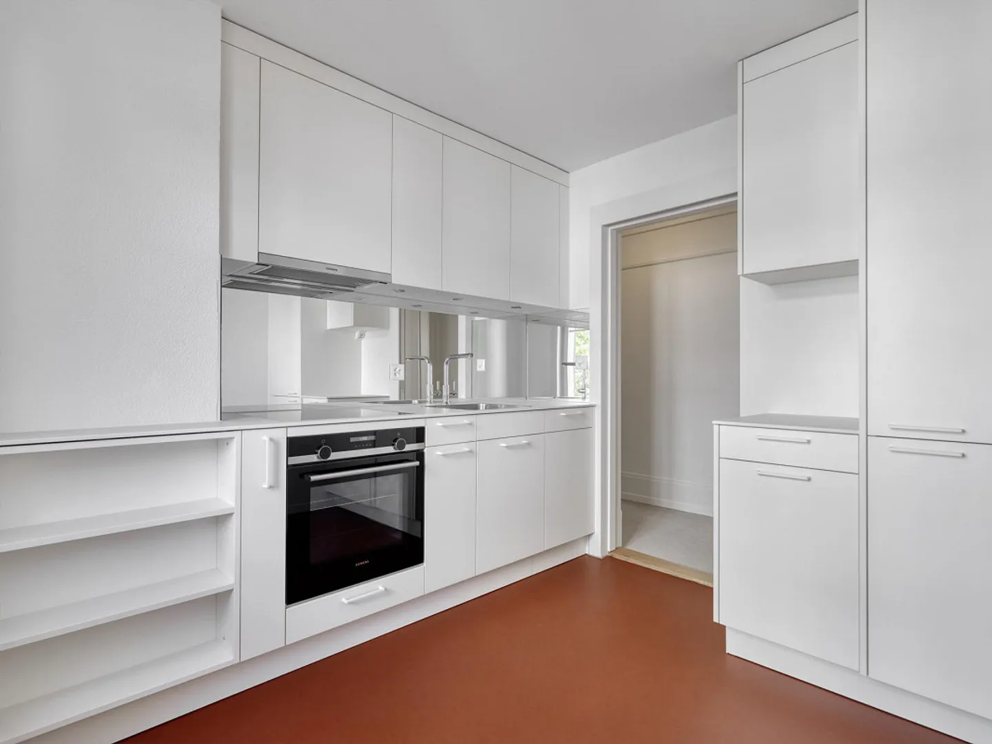 Appartement de 3,5 pièces entièrement rénové dans un charmant immeuble ancien - Photo 13 sur 16