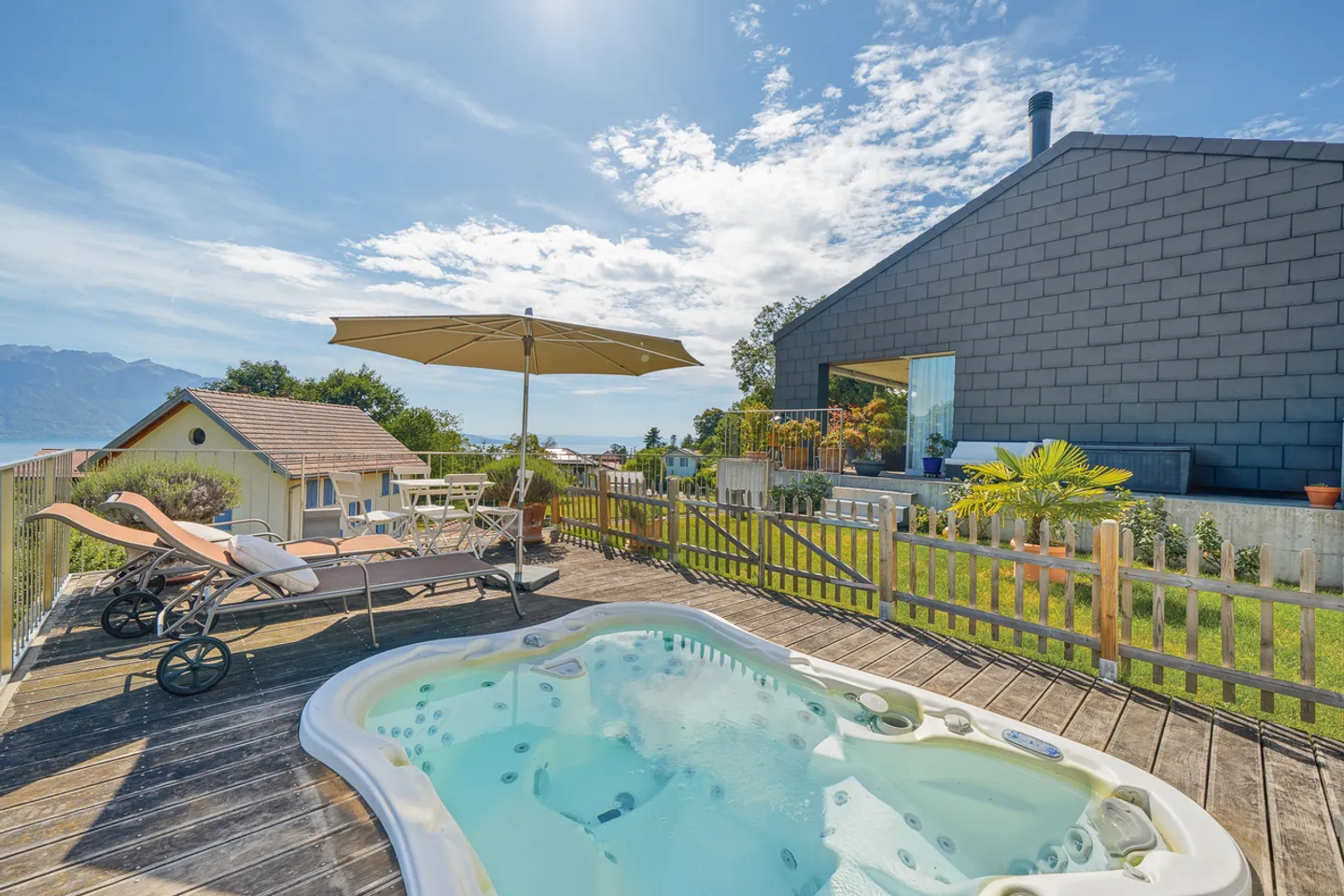 Elegante Villa mit Alpenblick - Foto 7 von 8