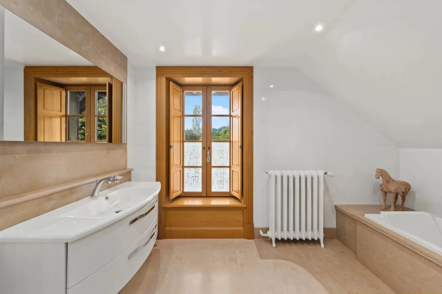 Elegant Estate with Lake Views - Photo 14 of 23