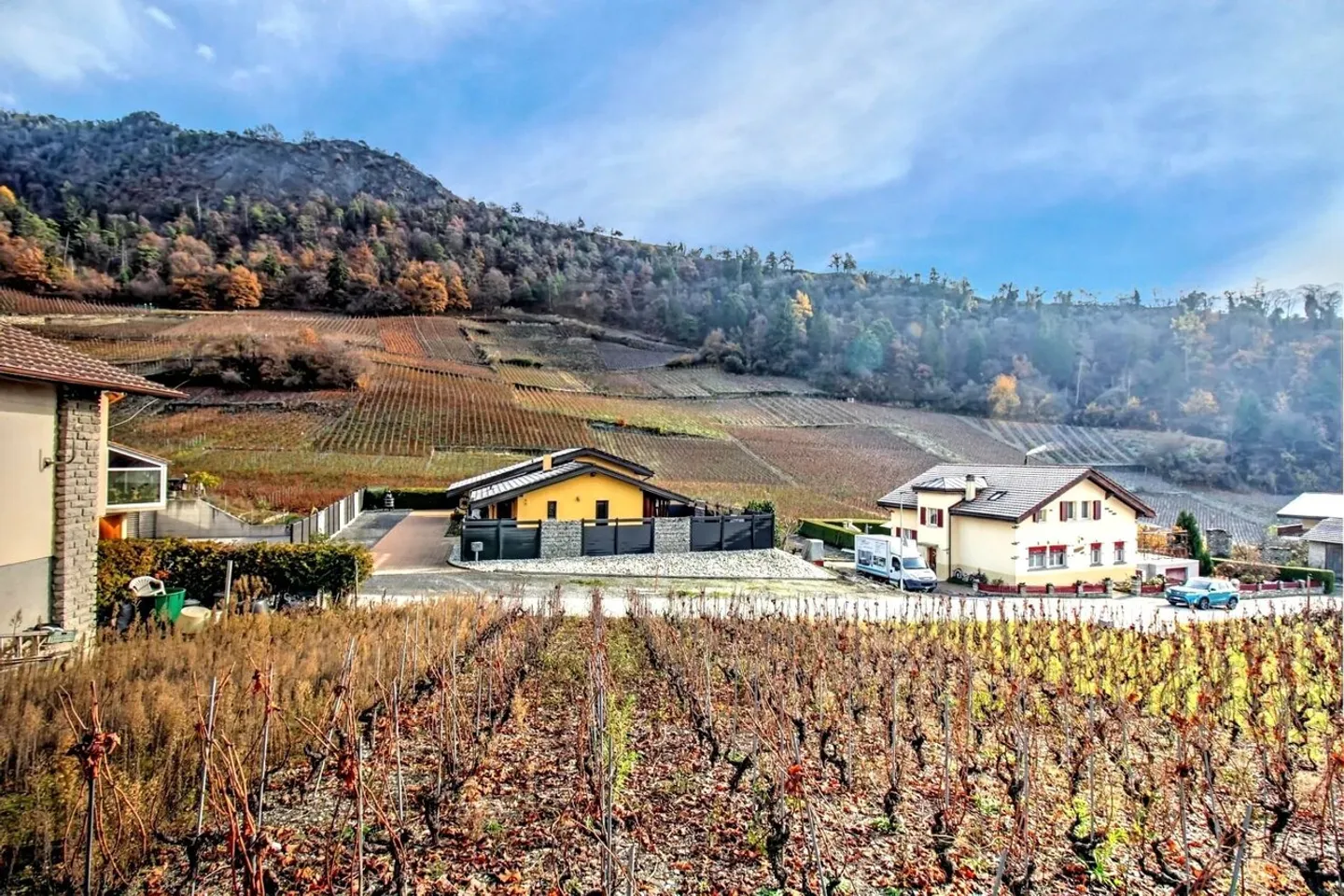 4.5-room house to renovate with large plot - Photo 1 of 5