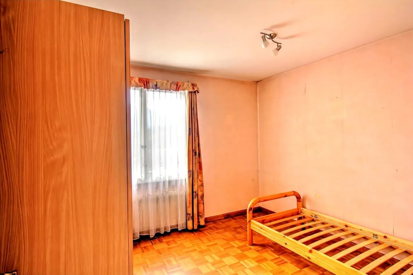 4.5-room house to renovate with large plot - Photo 4 of 5