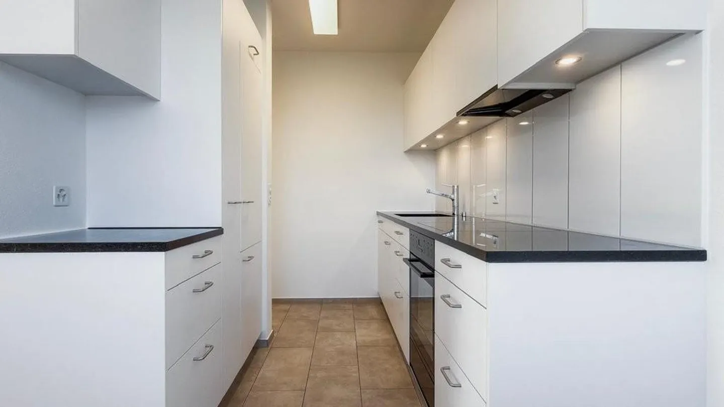 3.5-room apartment with balcony - Photo 3 of 7