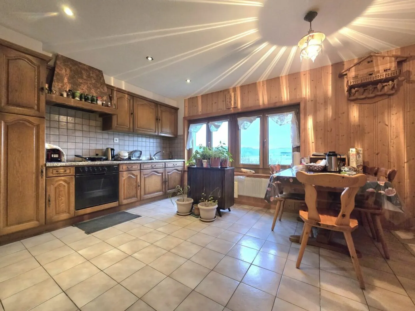 AVEC UN GRAND JARDIN PRIVÉ - Photo 3 sur 7