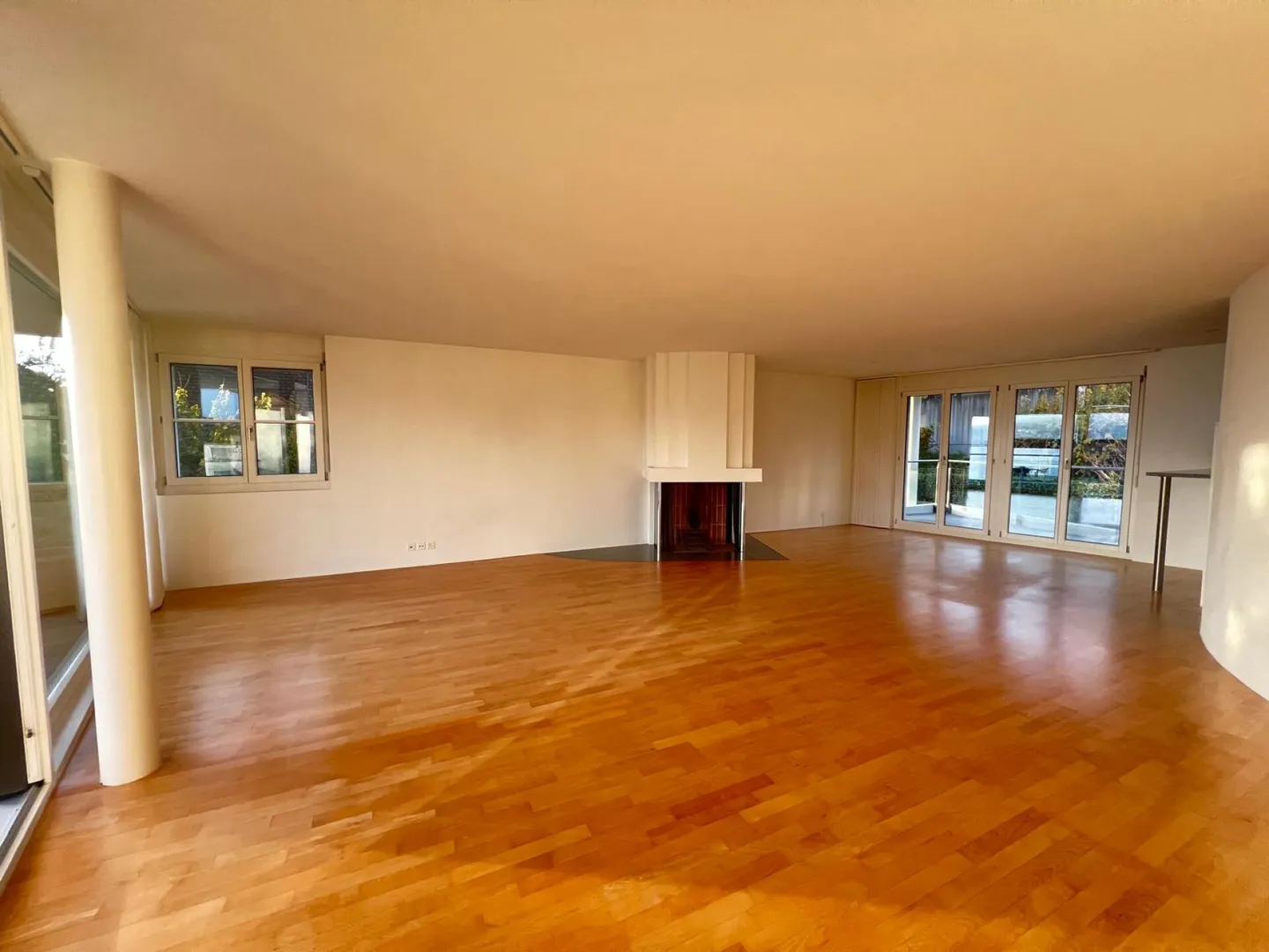 4.5-Zimmerwohnung mit traumhafter Seesicht in Oberrieden - Foto 3 von 13