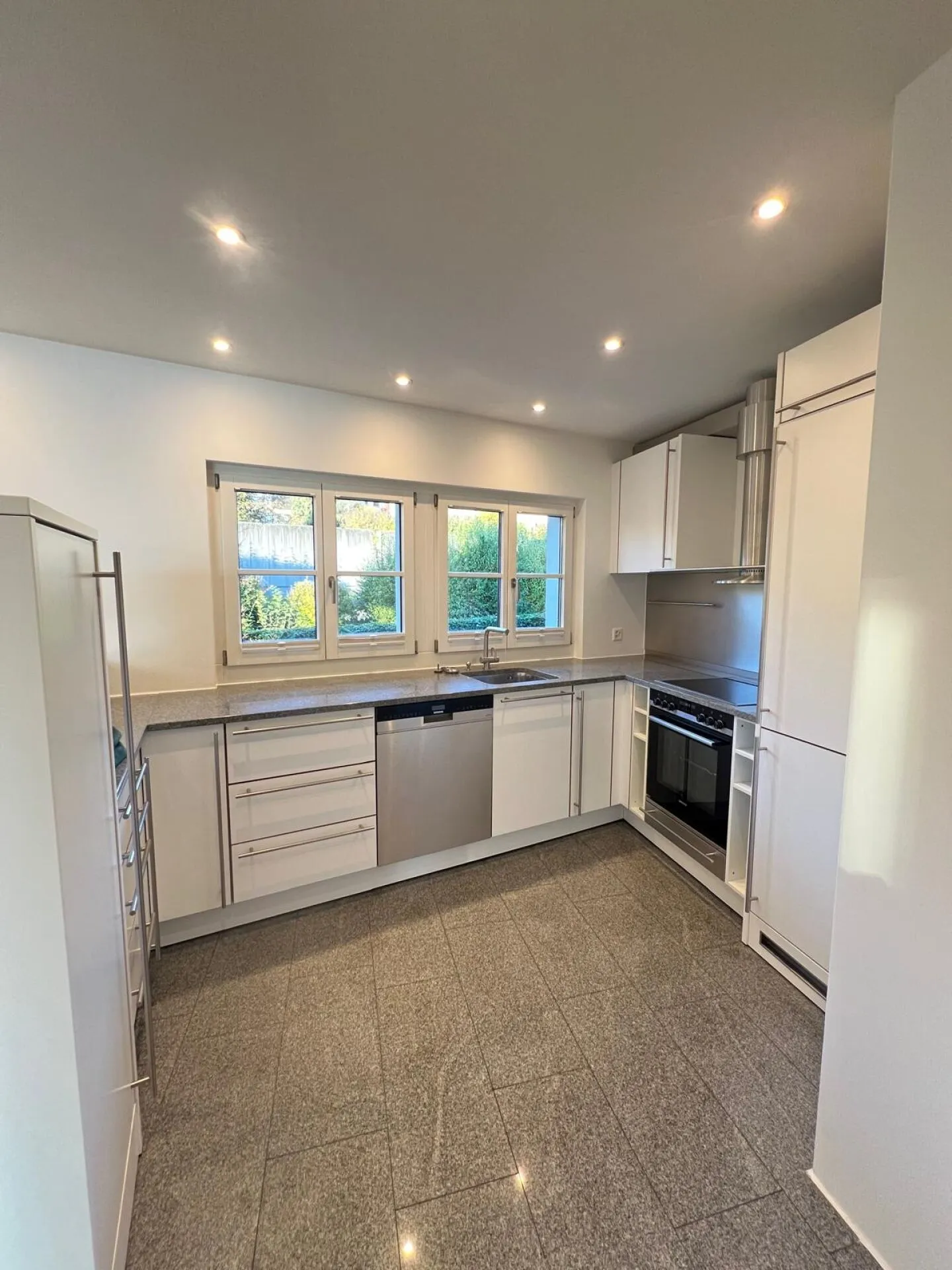 4.5-Zimmerwohnung mit traumhafter Seesicht in Oberrieden - Foto 8 von 13