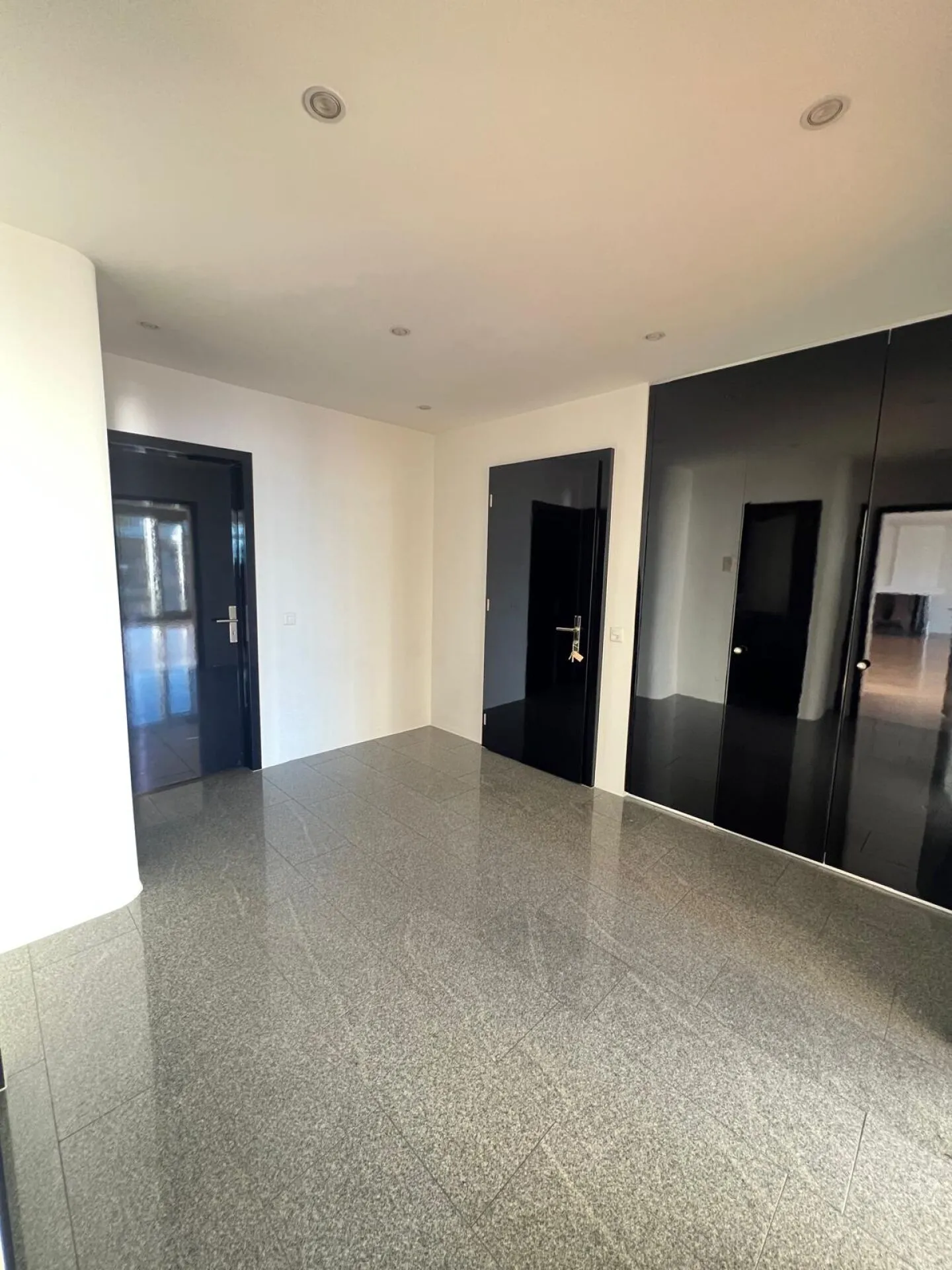 4.5-Zimmerwohnung mit traumhafter Seesicht in Oberrieden - Foto 11 von 13