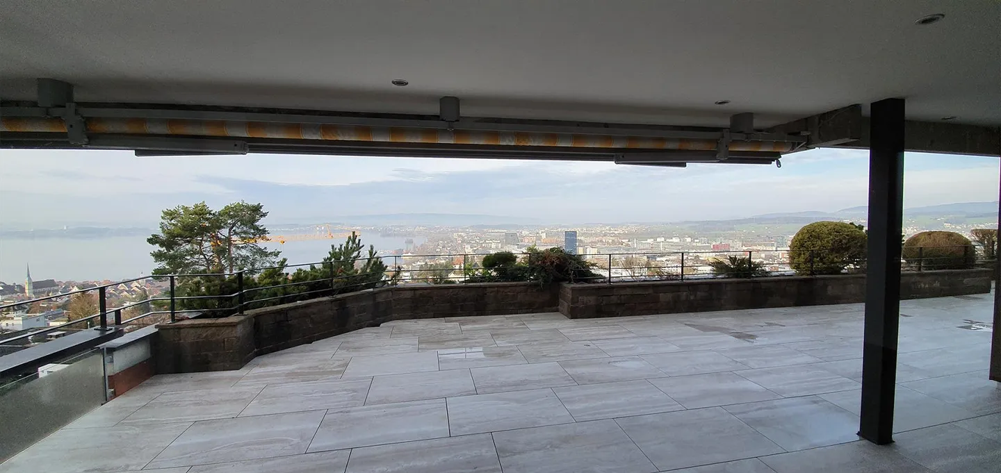Appartement exclusif de 5½ pièces avec vue sur le lac, terrasse et piscine - Zug - Photo 2 sur 3