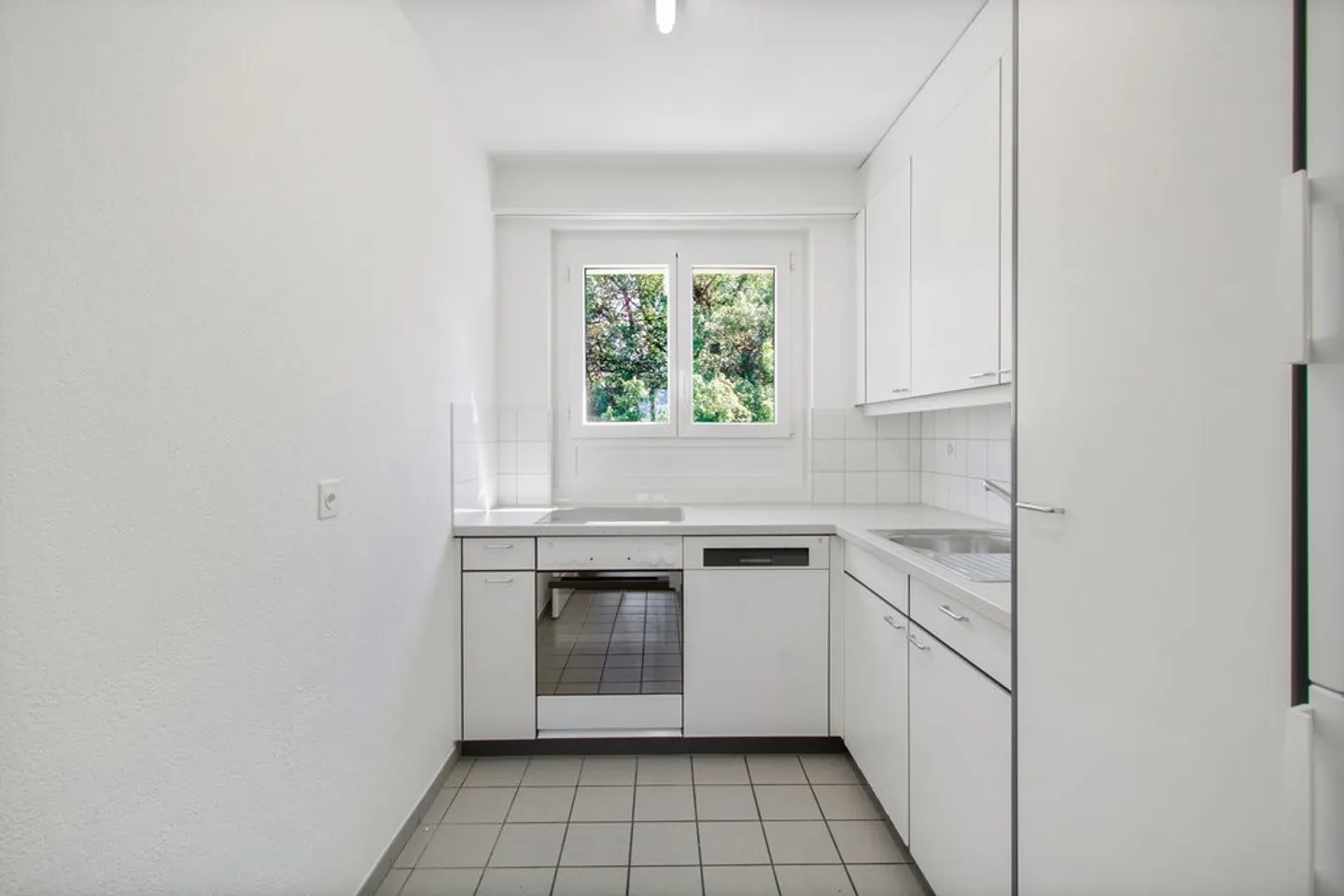 Apartment for rent - Photo 2 of 7