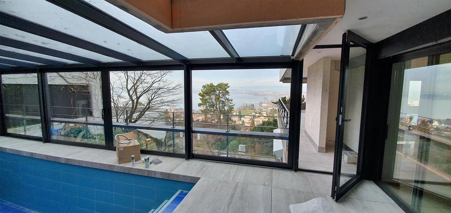 Appartement exclusif de 5½ pièces avec vue sur le lac, terrasse et piscine - Zug - Photo 3 sur 3