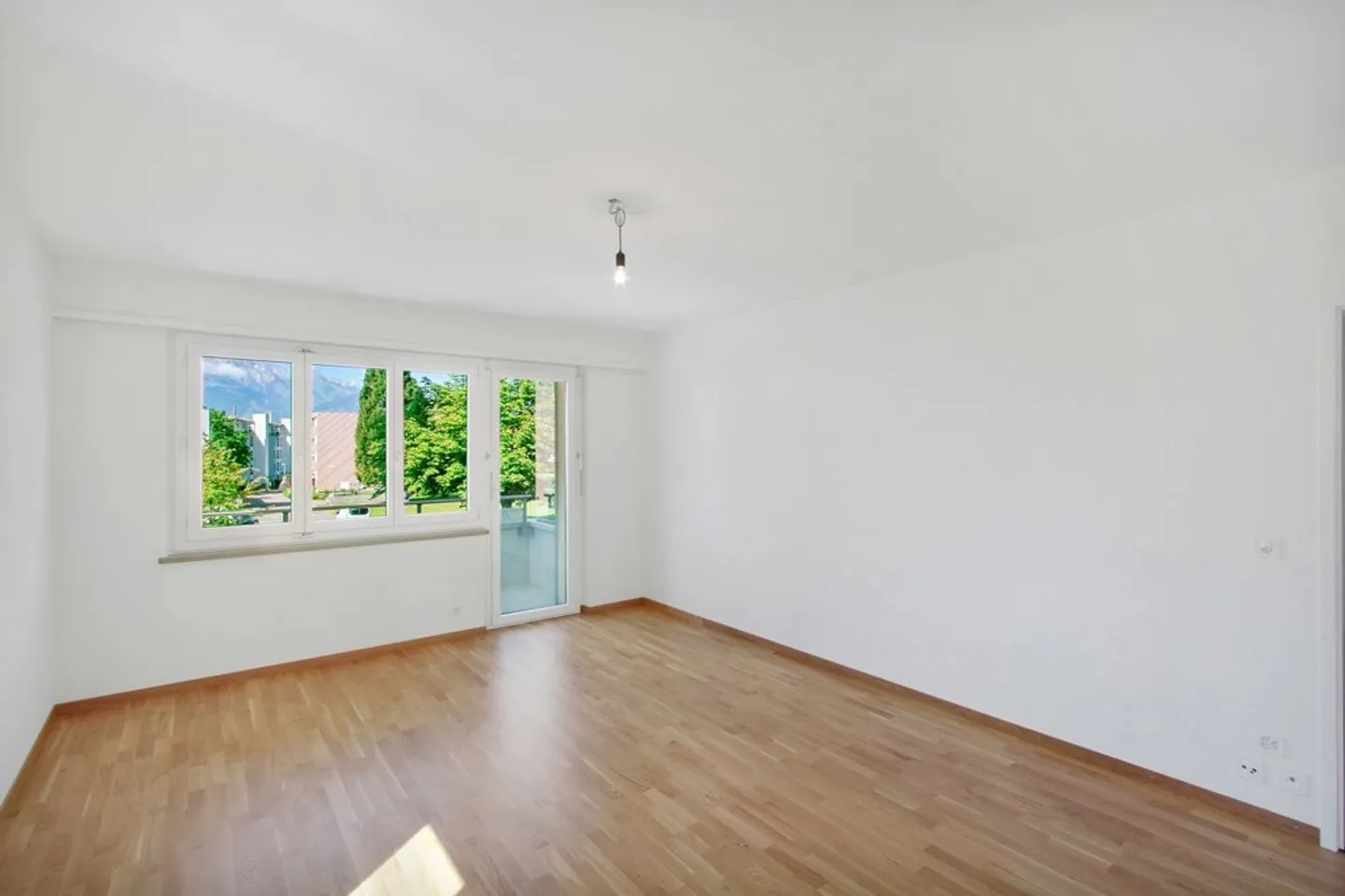 Apartment for rent - Photo 4 of 7