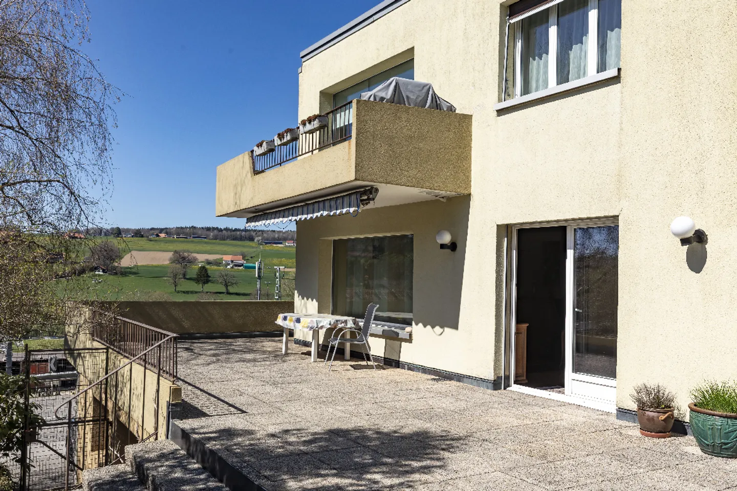 House with 2 apartments with 5 1/2 rooms - Photo 14 of 26