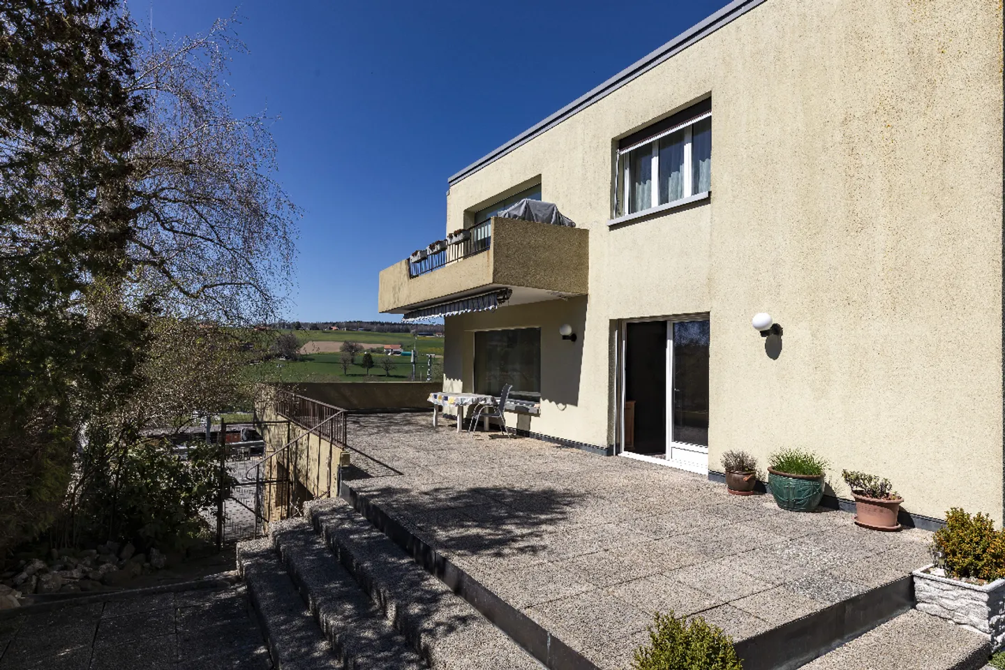 House with 2 apartments with 5 1/2 rooms - Photo 15 of 26