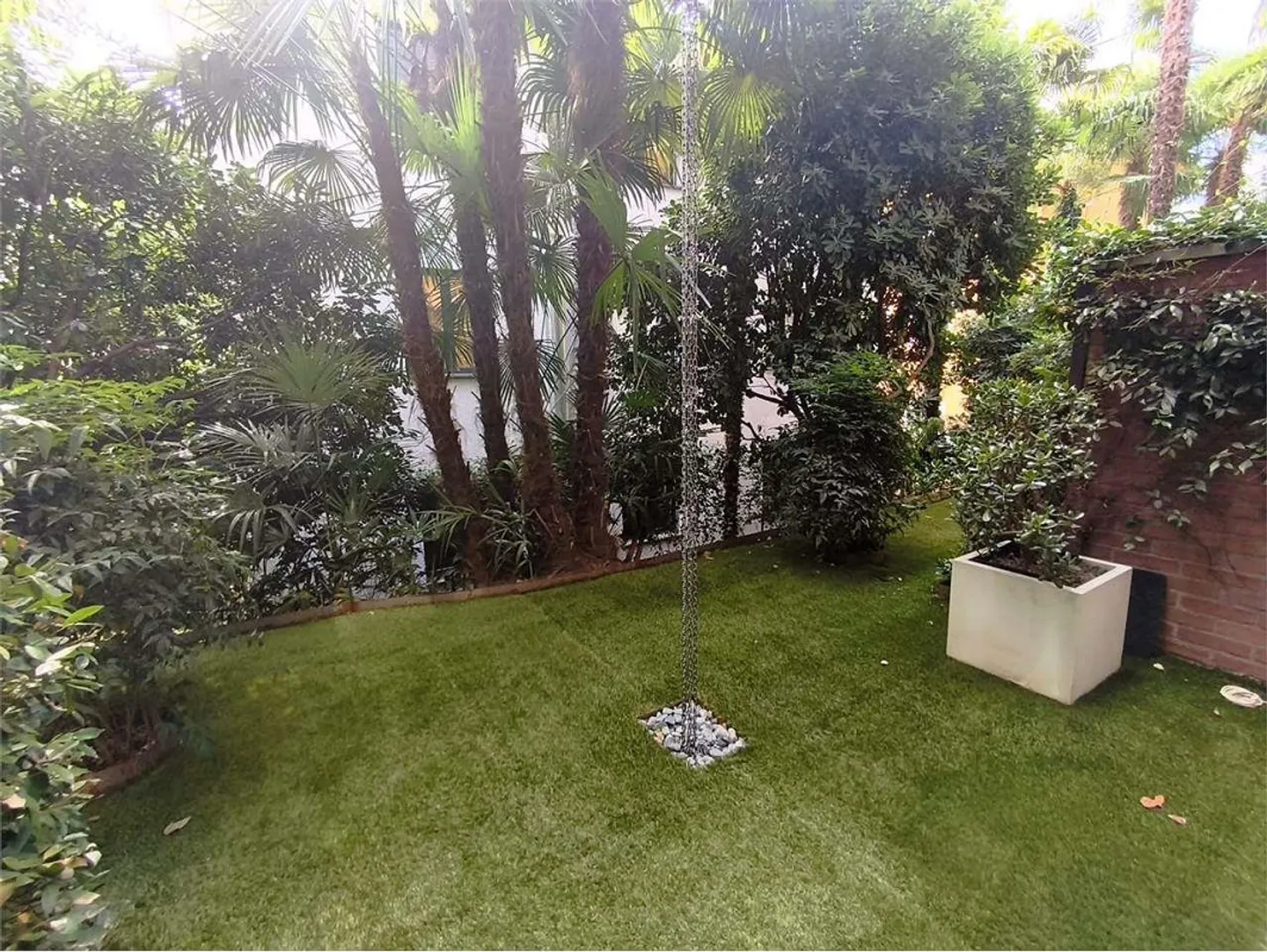 Lugano Centro (Via Cantonale) - Elegant 47 sqm Duplex with Garden - Photo 3 of 4
