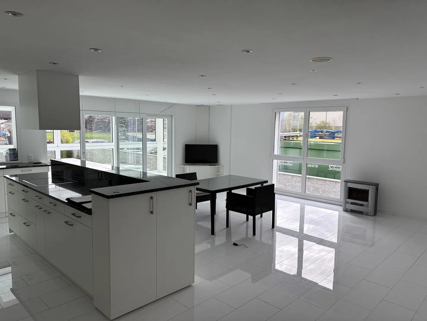 Spazio Commerciale Versatile - Foto 1 di 5