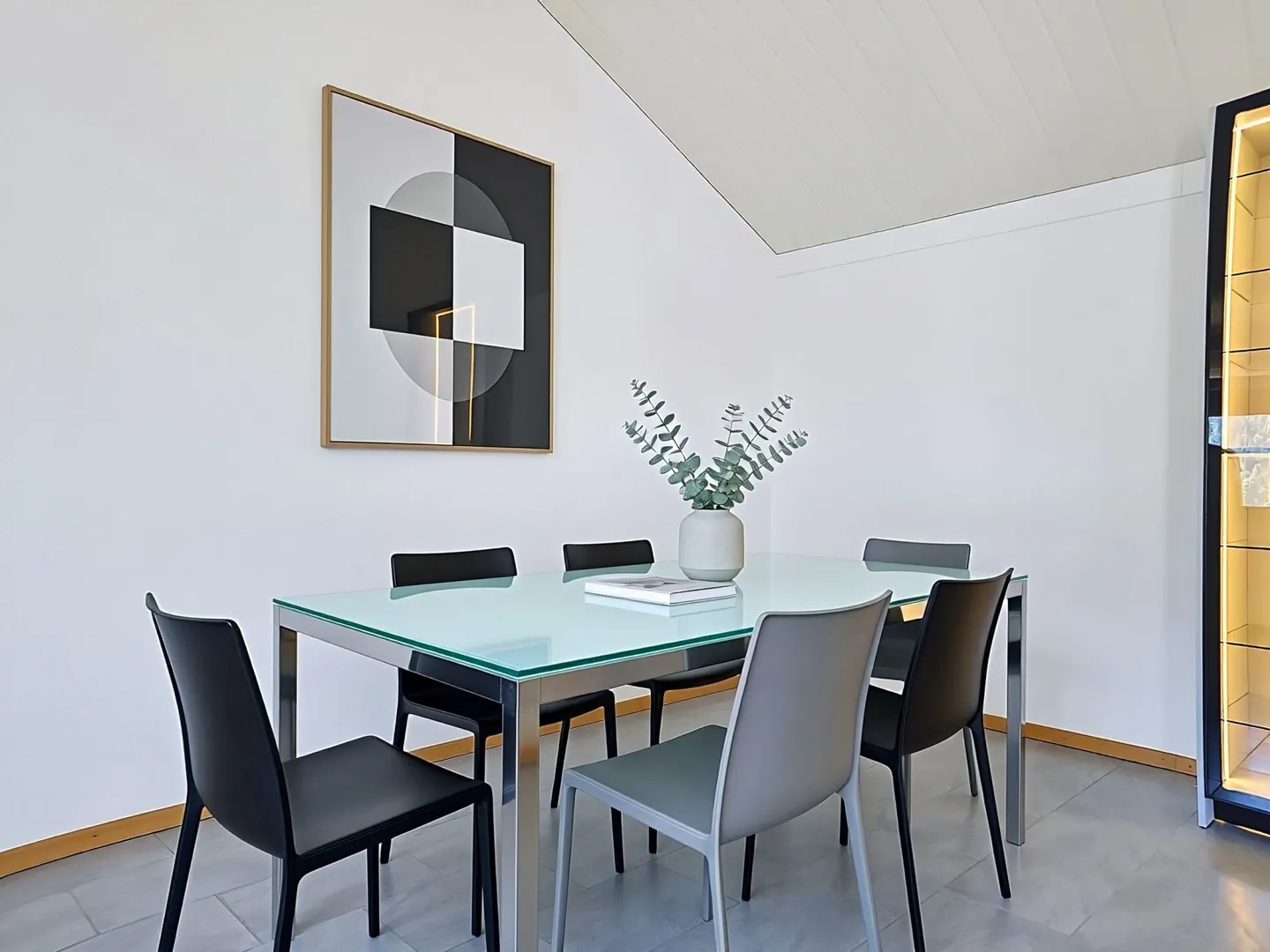 Magnificent fully renovated apartment close to the center - Photo 2 of 12
