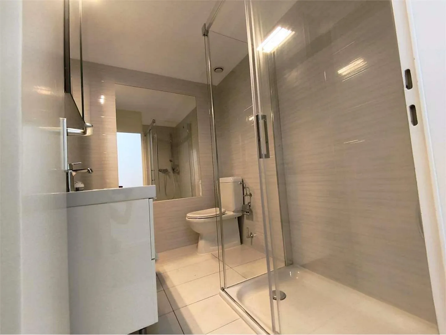 Lugano Centro (Via Cantonale) - Elegant 47 sqm Duplex with Garden - Photo 4 of 4
