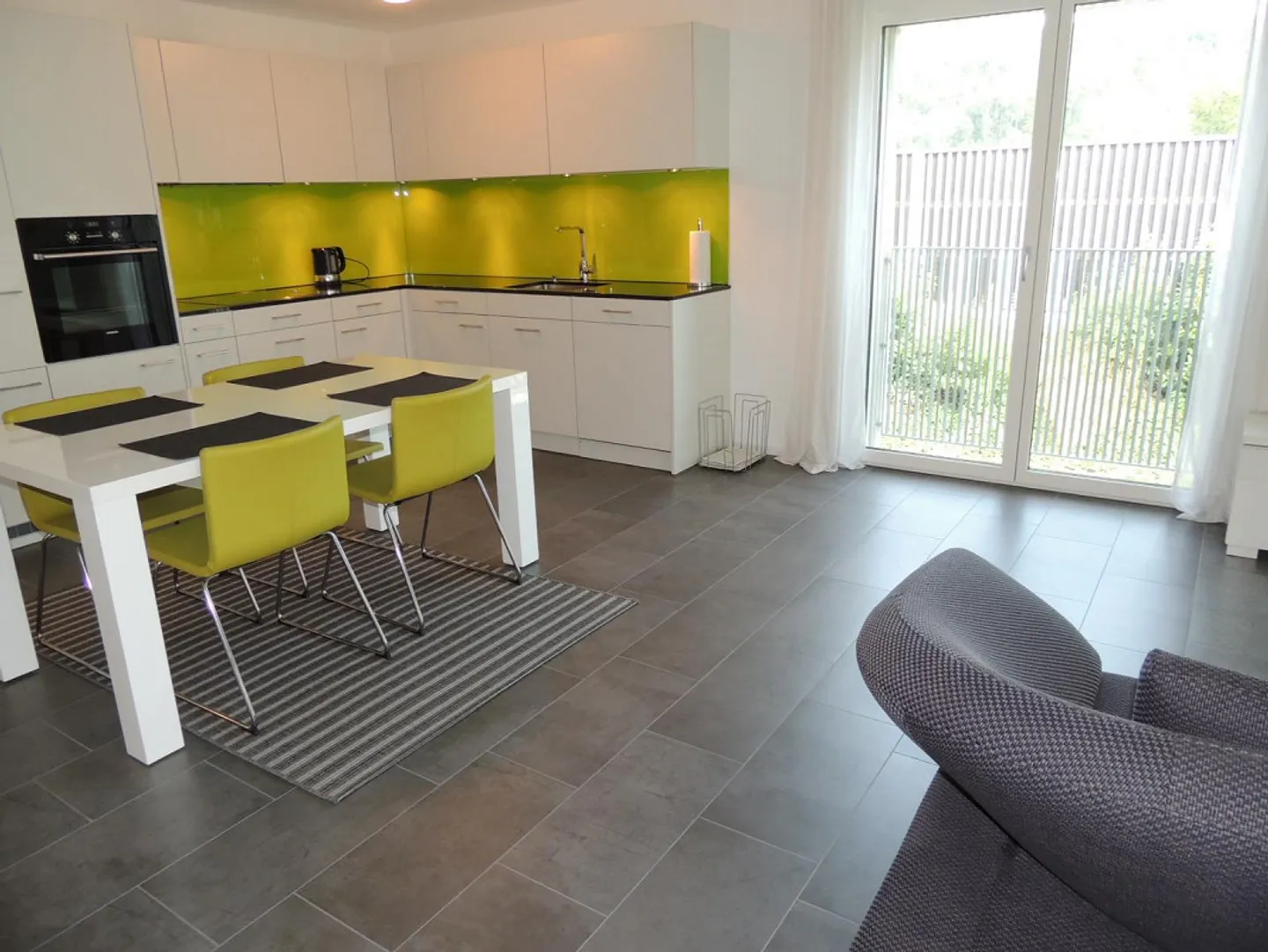 Appartamento 4½ locali 113 m² con balcone – Minergie – 10 min. Aeroporto di Zurigo - Foto 3 di 13