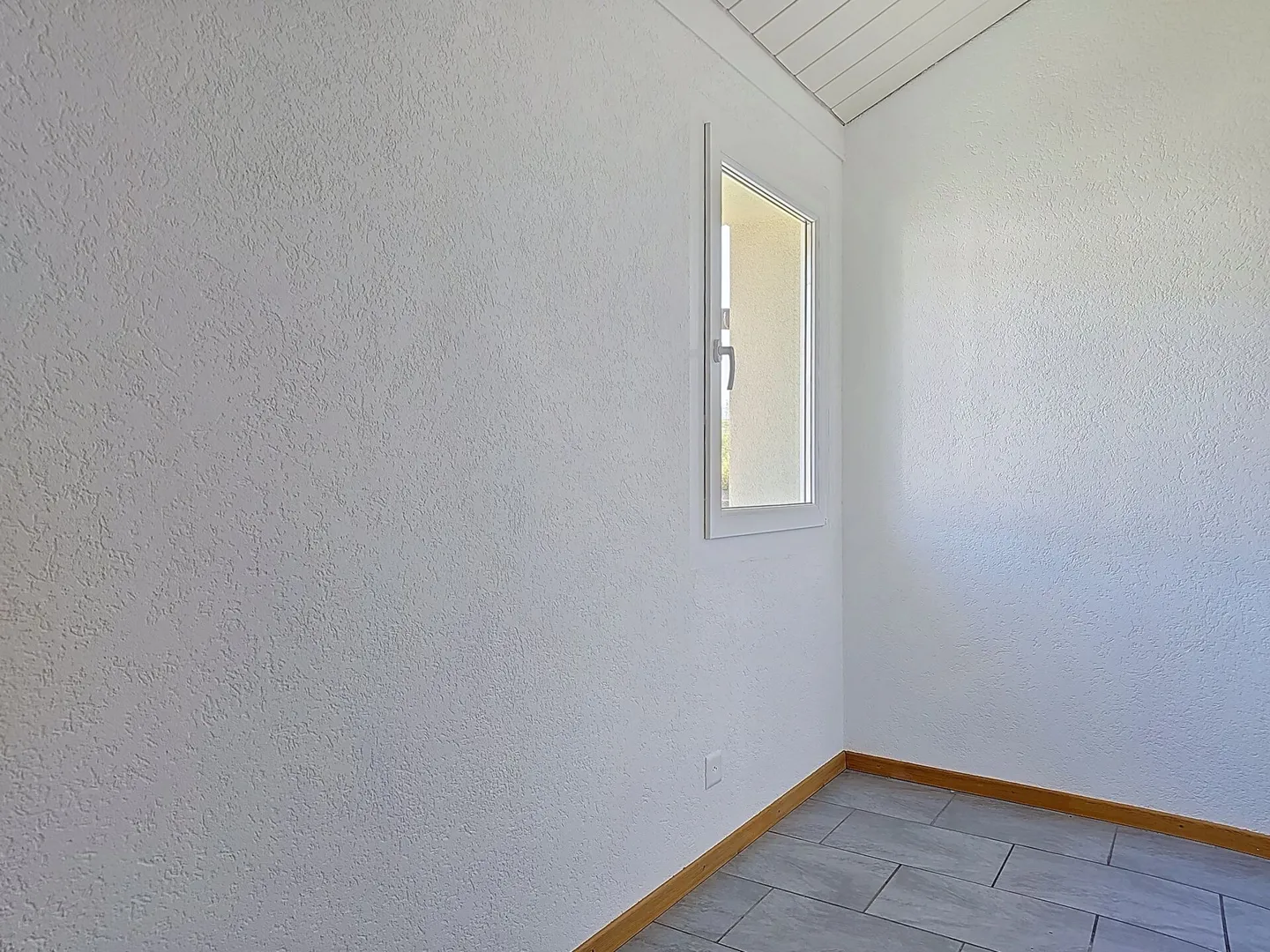 Magnificent fully renovated apartment close to the center - Photo 8 of 12
