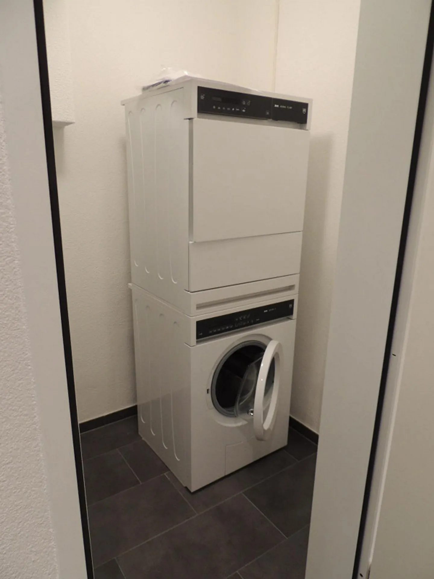 Appartamento 4½ locali 113 m² con balcone – Minergie – 10 min. Aeroporto di Zurigo - Foto 11 di 13