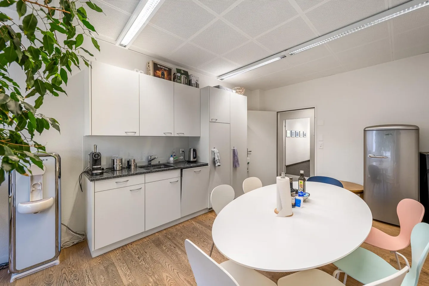 Modern developed office spaces in the heart of Zurich - Photo 11 of 13