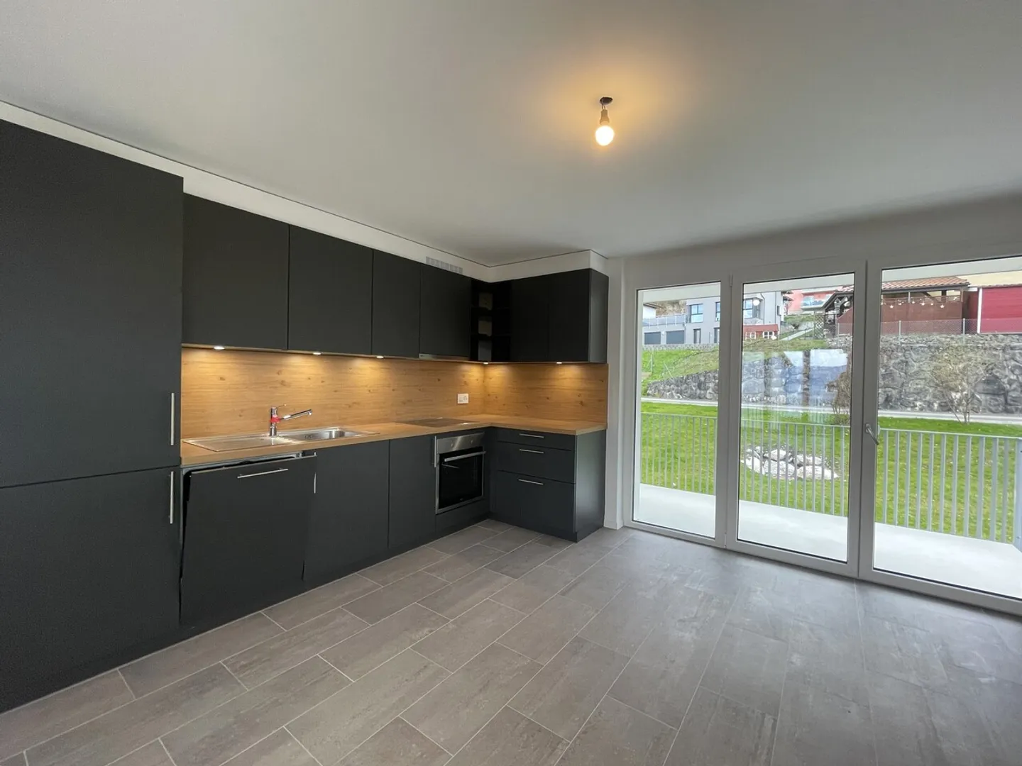 Magnifico appartamento di 3,5 locali in affitto - Foto 2 di 8