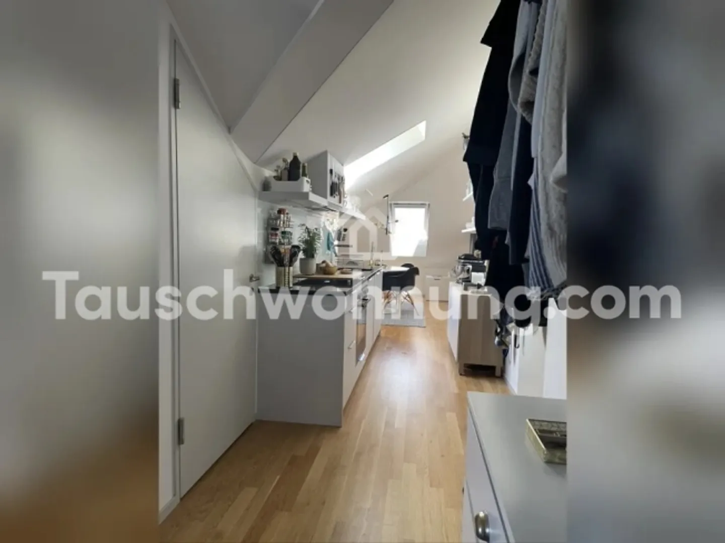 [TAUSCHWOHNUNG] Moderne und ruhige Dachwohnung nähe Bäckeranlage - Foto 3 von 9