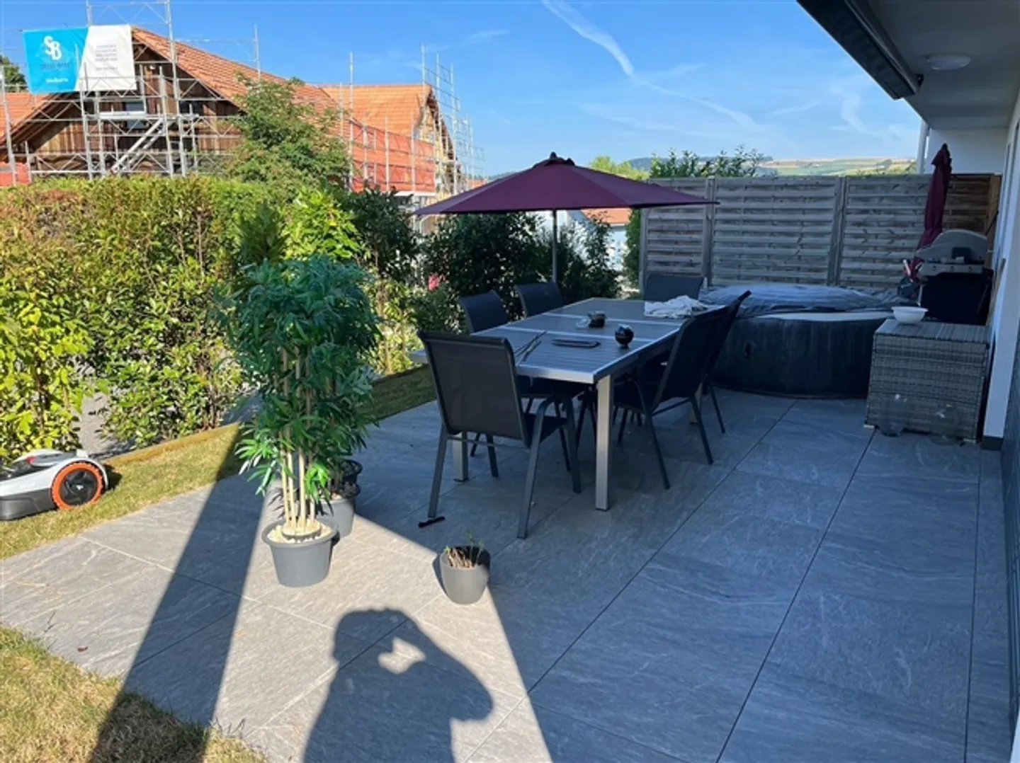 Large apartment of superior rank in a small building - Photo 2 of 4