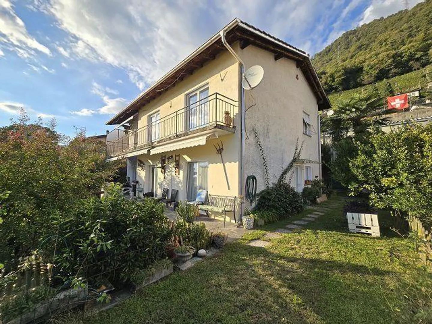 Charmantes Chalet mit Seeblick - Foto 1 von 49