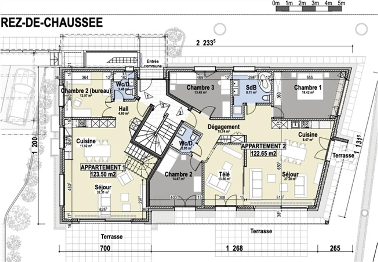 Large apartment of superior rank in a small building - Photo 4 of 4