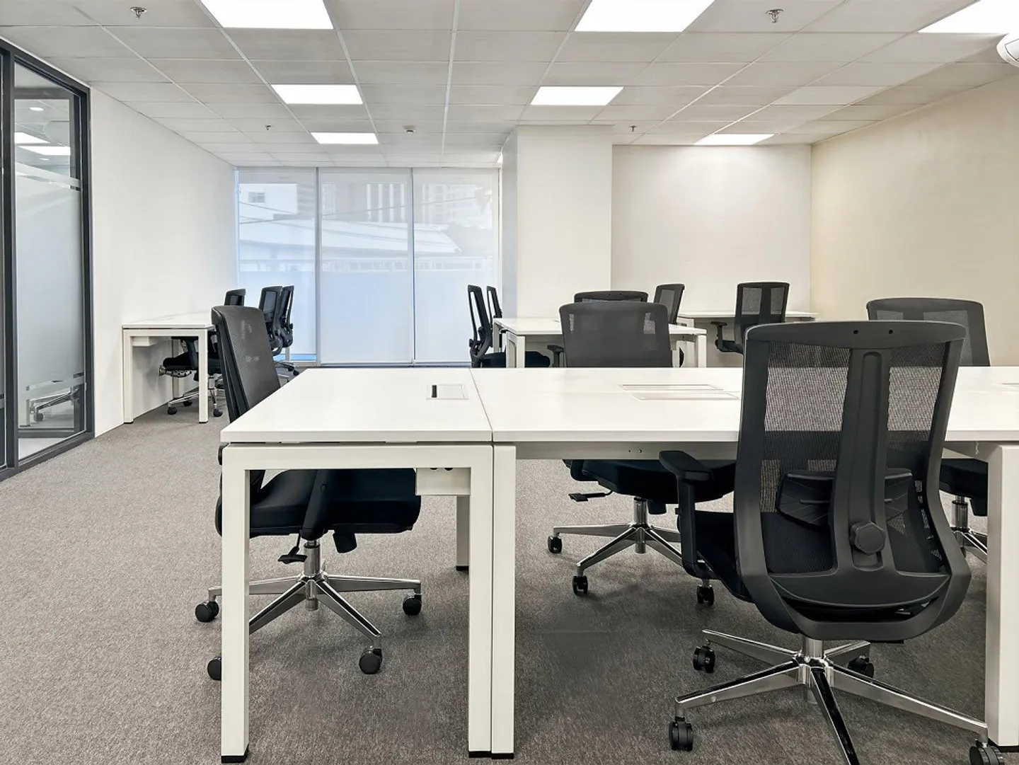 Espace de bureau privé pour 25 à Regus Stauffacher - Photo 1 sur 10