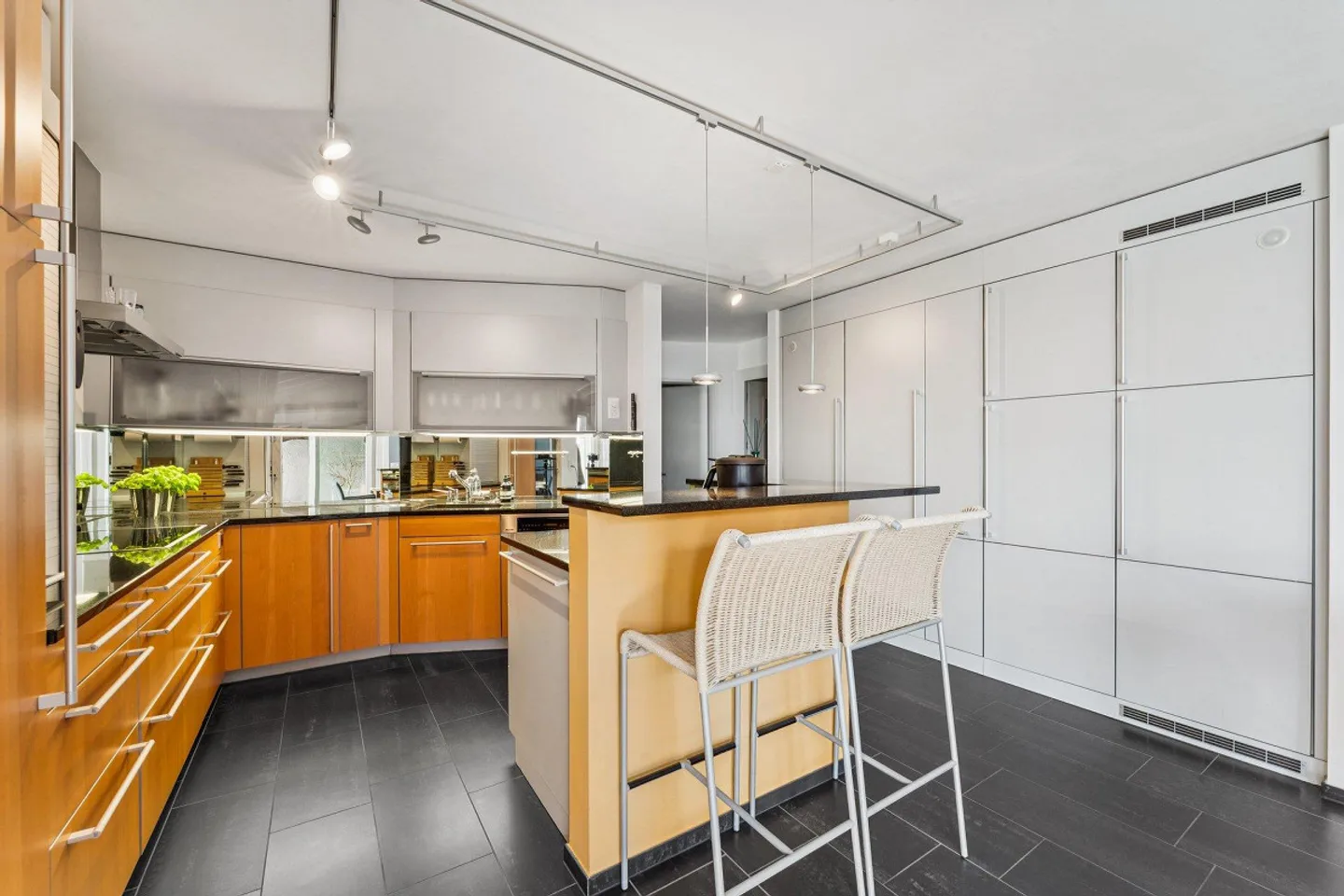 Stylish Family Home with Garden, View and Pool - Photo 2 of 4