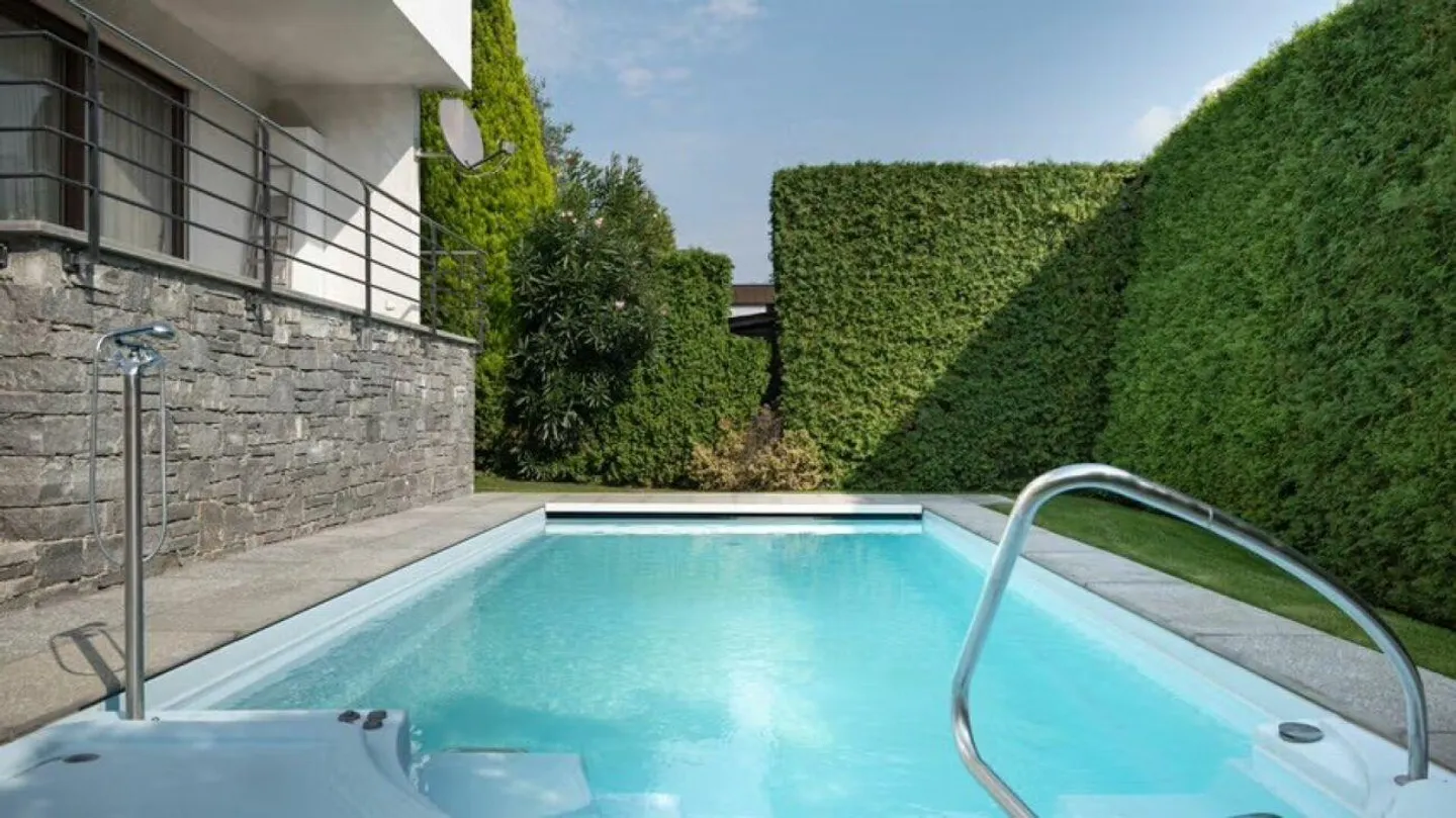 Magnifique maison bifamiliale avec piscine - Sementina - Photo 2 sur 16