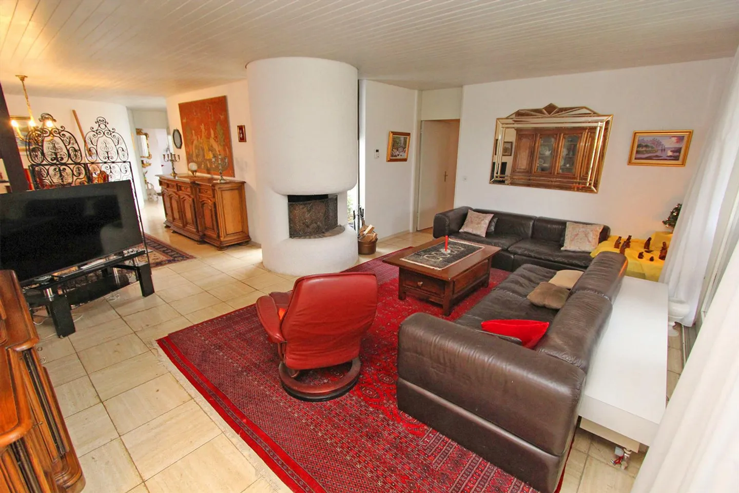 Rare bungalow house with hidden size - Photo 5 of 10