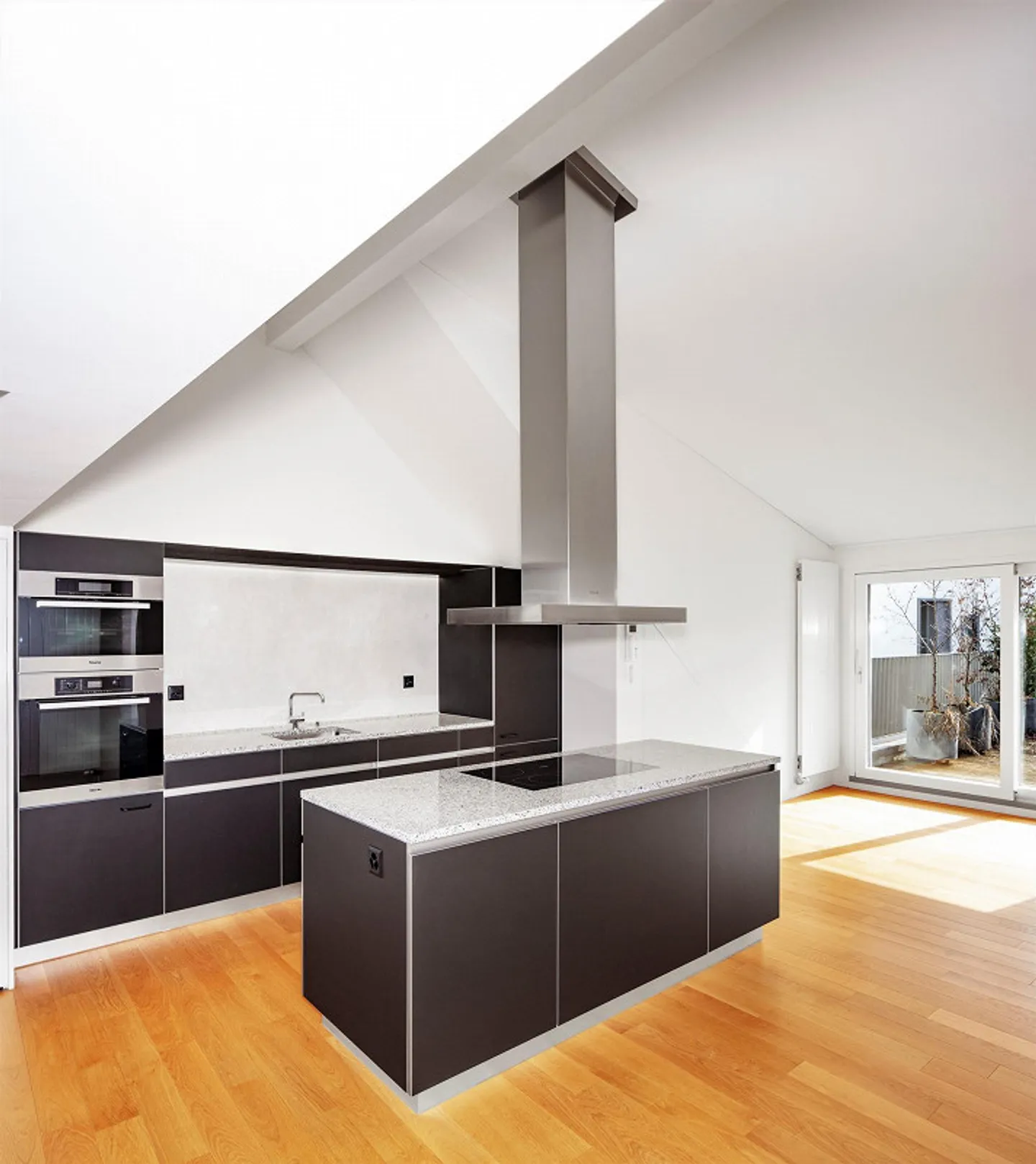 Superbe appartement en duplex dans la vieille ville - Photo 2 sur 6