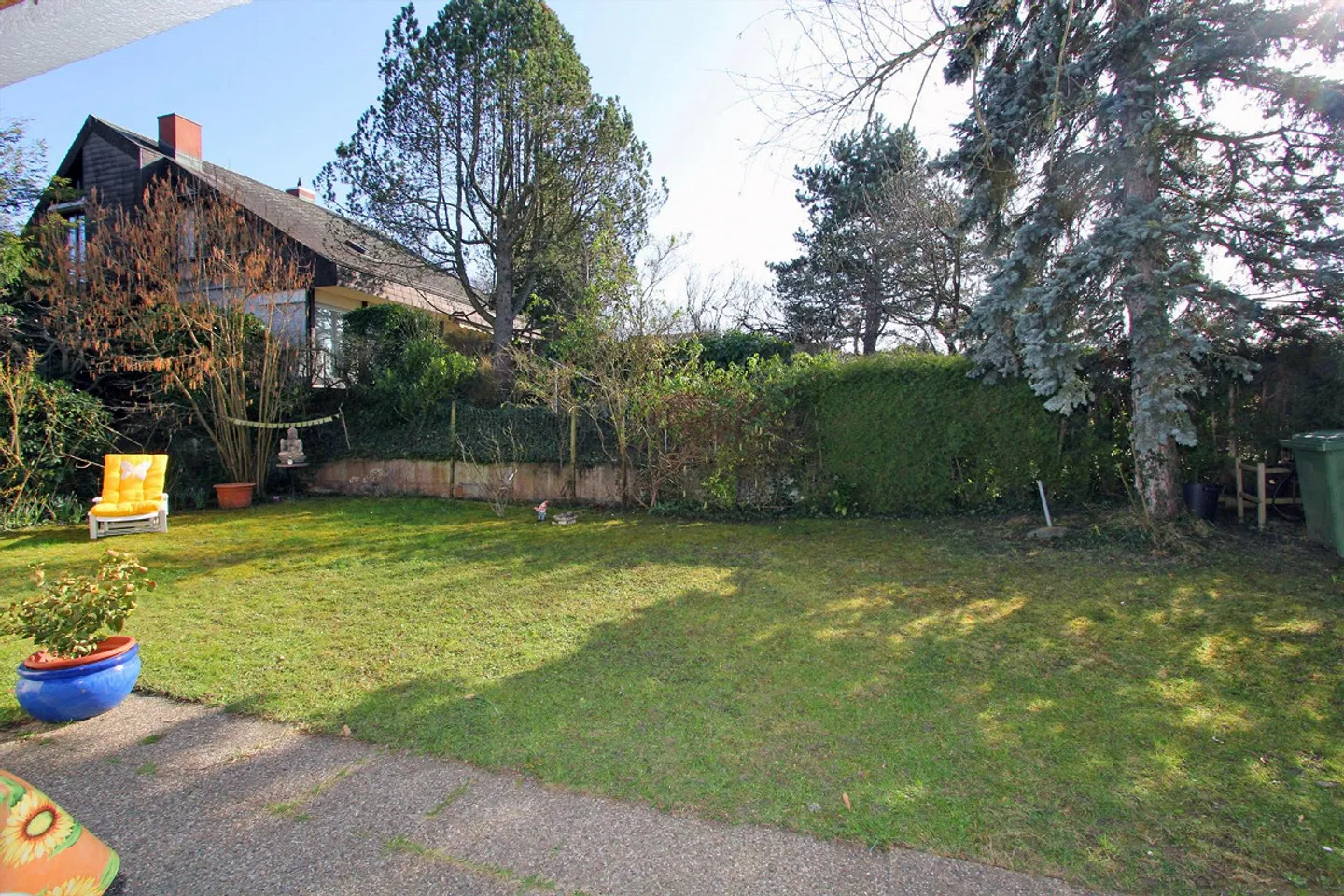 Rare bungalow house with hidden size - Photo 9 of 10