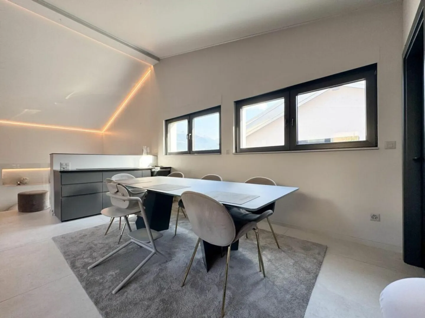 Villa with 4 Rooms in St-Séverin - Photo 8 of 21