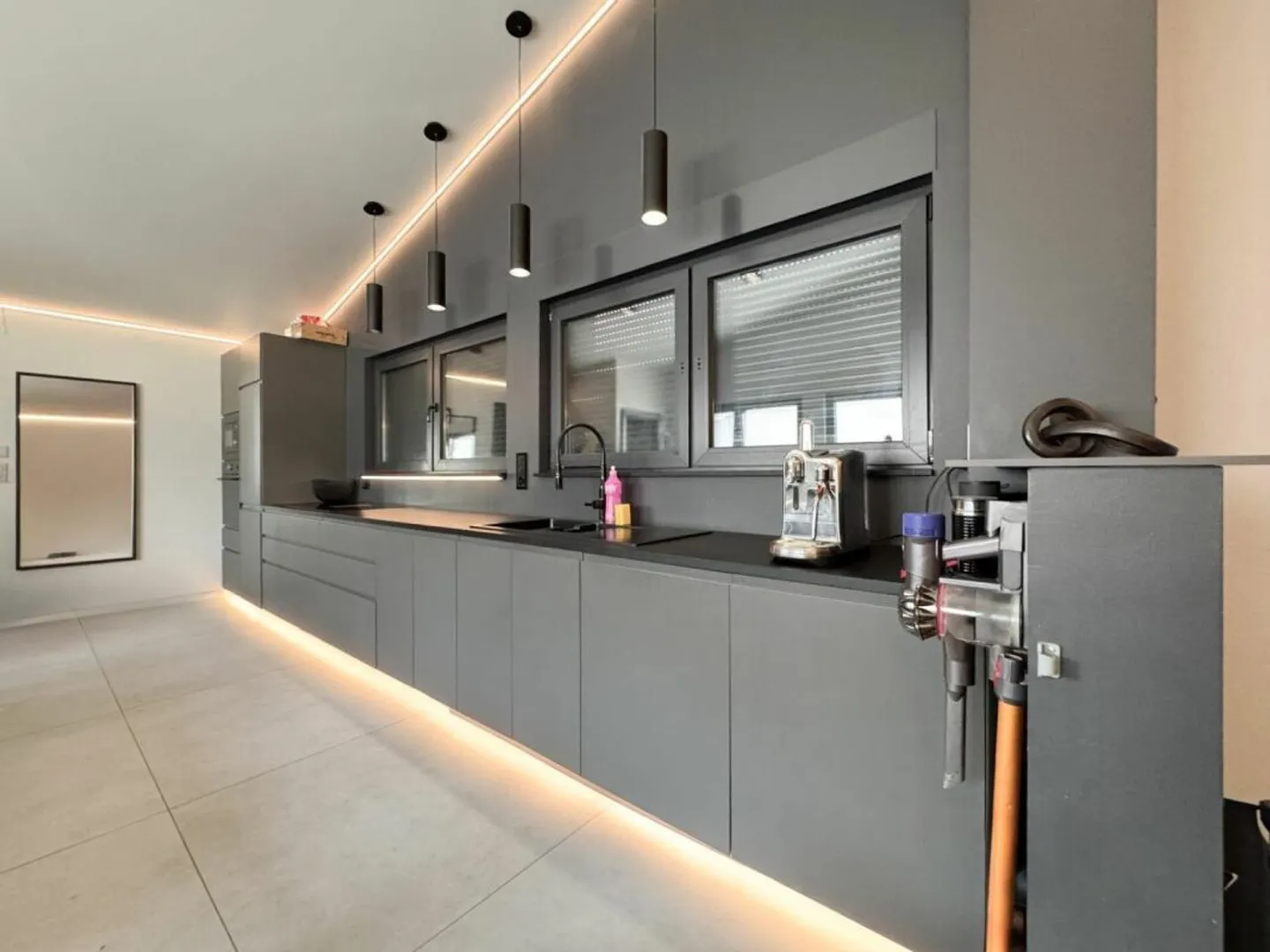 Villa with 4 Rooms in St-Séverin - Photo 9 of 21